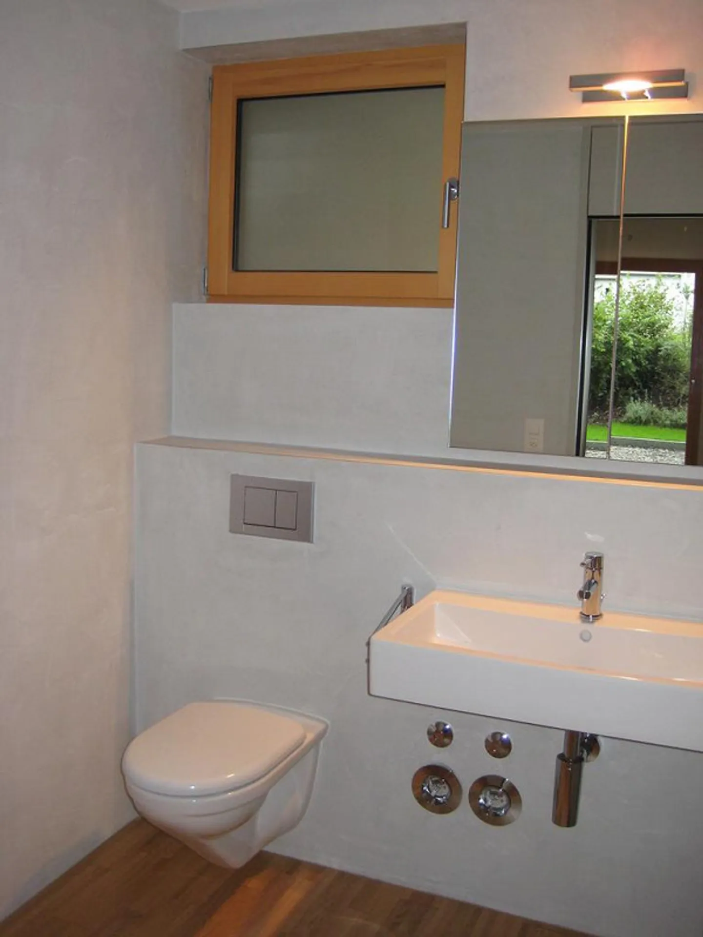 Appartamento situato in una zona tranquilla in un quartiere familiare con un ampio spazio esterno - Foto 8 di 12