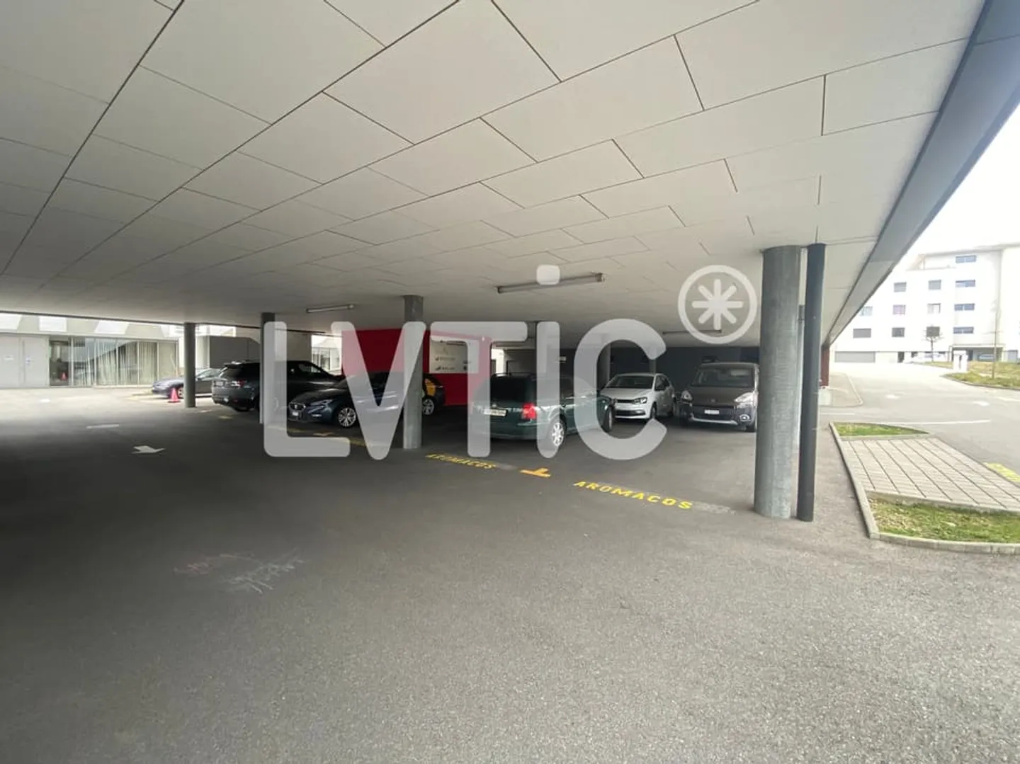 Bureaux, showroom, locaux de 728 m2 à vendre à Givisiez - Fribourg - Photo 11 sur 13