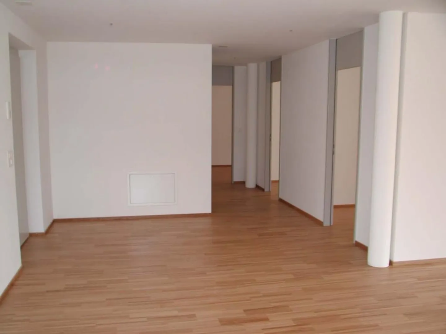 Appartamento situato in una zona tranquilla in un quartiere familiare con un ampio spazio esterno - Foto 5 di 12