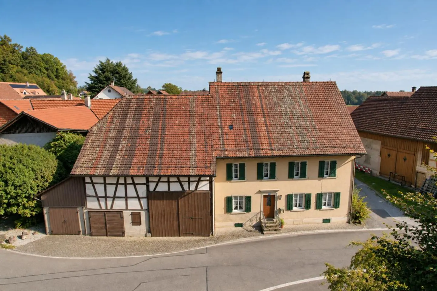 Historisches Wohnhaus mit Scheune - Foto 1 von 10