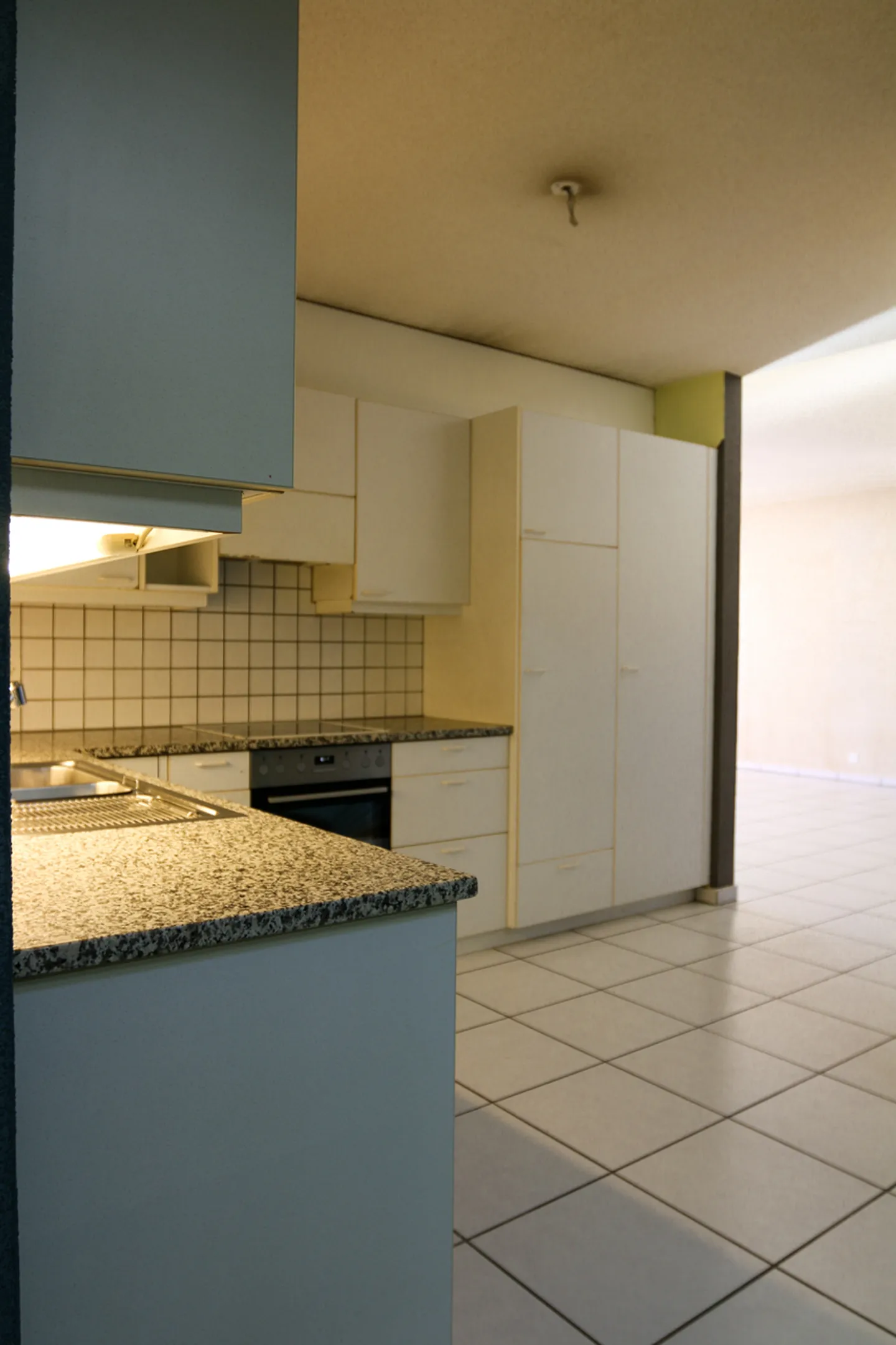In vendita in posizione centrale, appartamento di 5½ locali - da ristrutturare - Foto 4 di 15