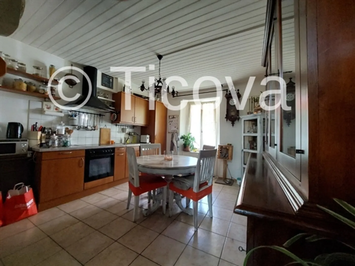 «Melano Teil eines Hauses mit kleinem Garten nur wenige Schritte vom See entfernt» - Foto 6 von 10