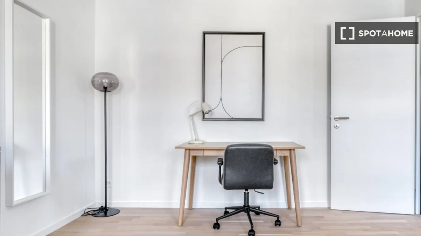 Discover, view, and rent your new home online with complete confidence. - Photo 8 of 10