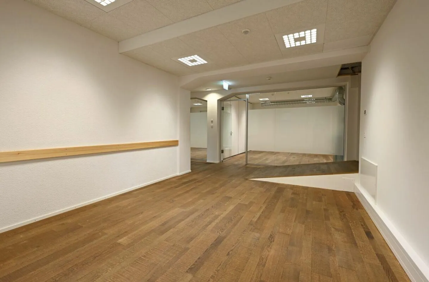 214 m² commercial space - Photo 2 of 7