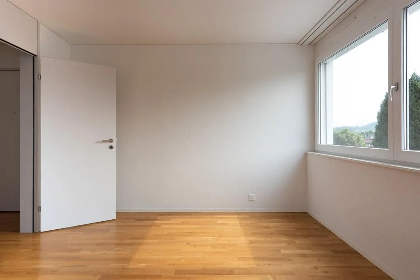 Moderno appartamento di 3.5 locali nel cuore di Galgenen - Foto 5 di 8