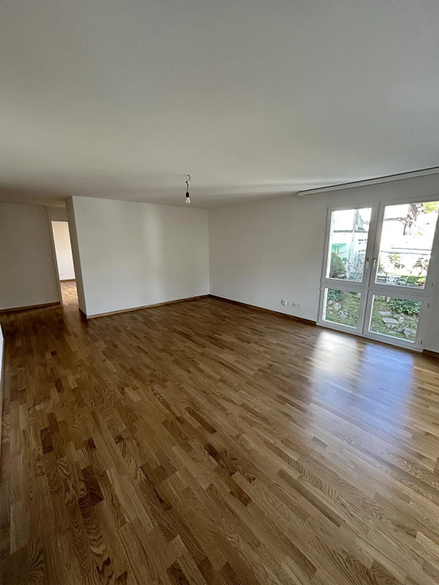 Renovated and bright 4.5 room apartment - Photo 8 of 15