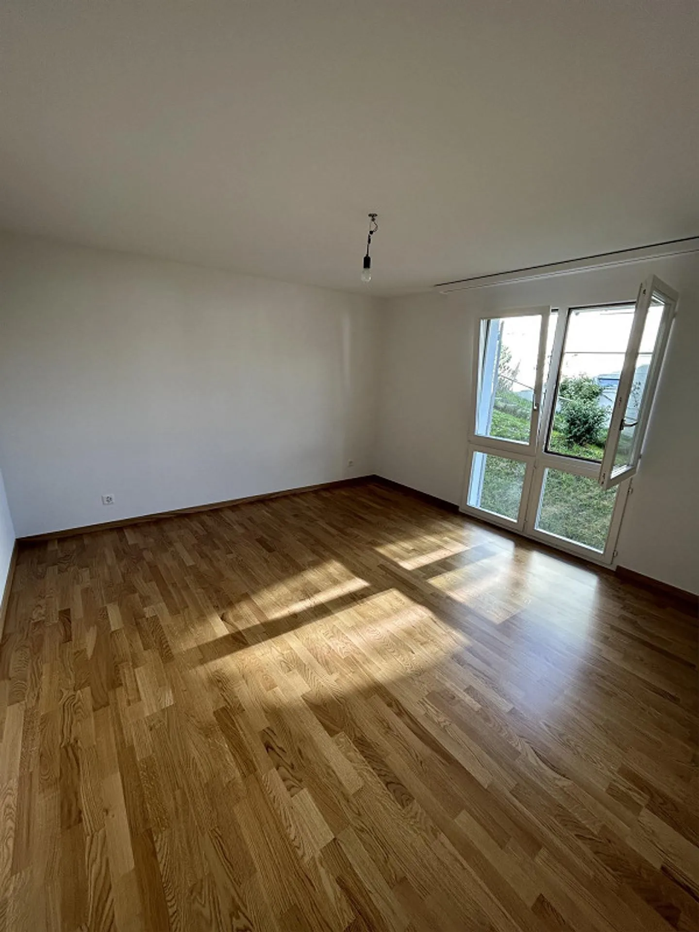Renovated and bright 4.5 room apartment - Photo 9 of 15