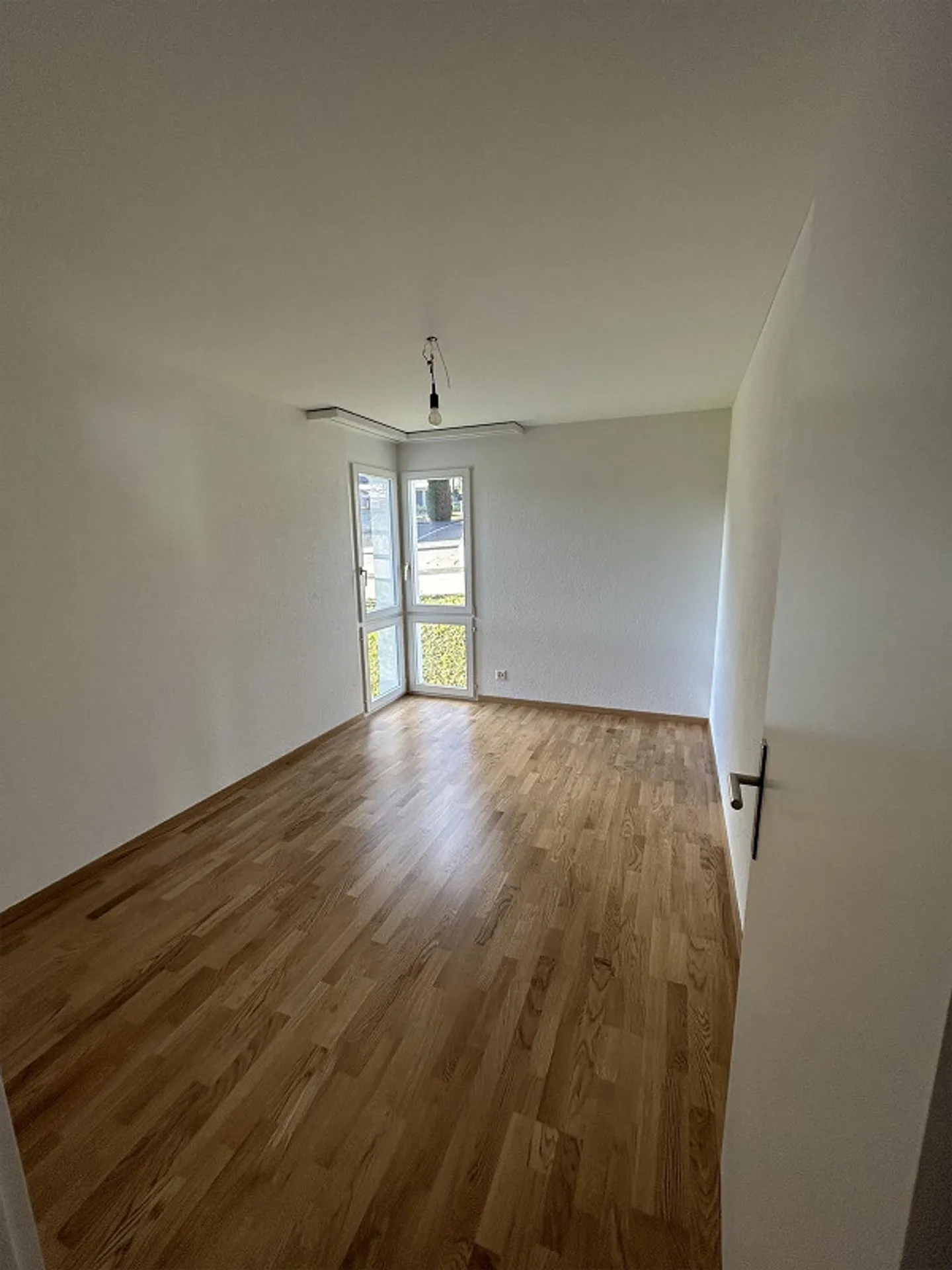 Renovated and bright 4.5 room apartment - Photo 10 of 15