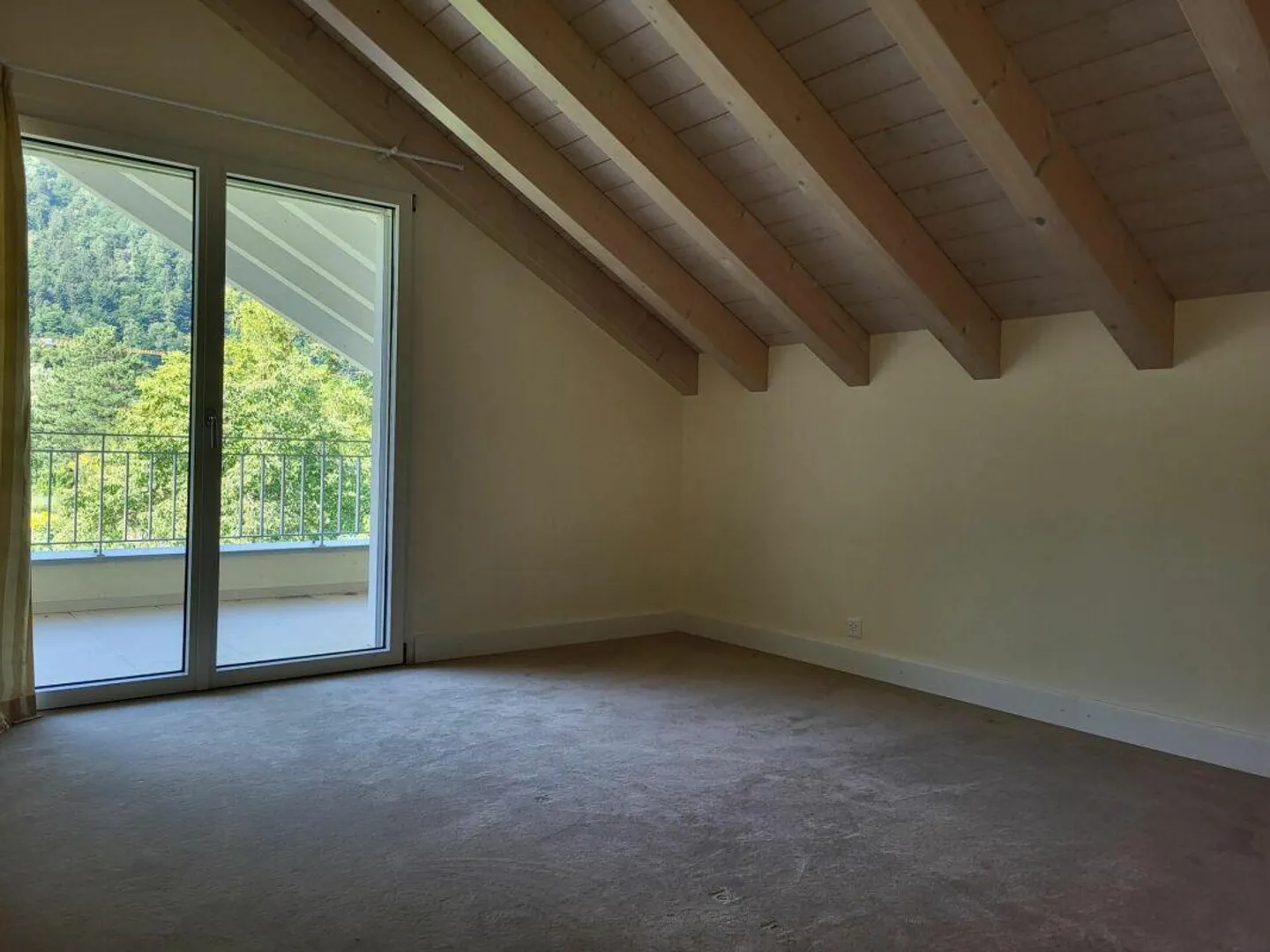 High-quality penthouse apartment with a view of the golf course - Photo 6 of 17
