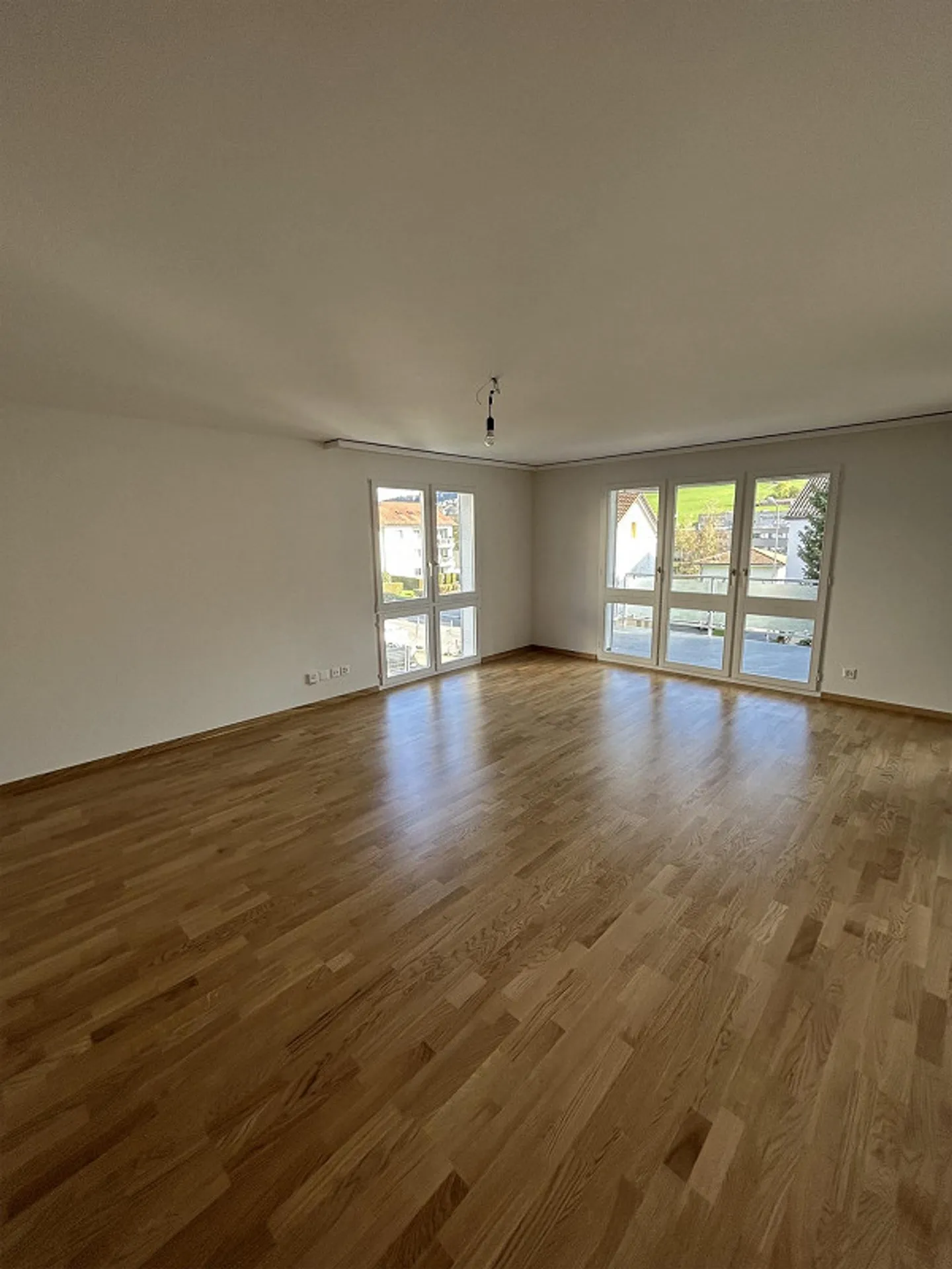 Renovated and bright 4.5 room apartment - Photo 7 of 15