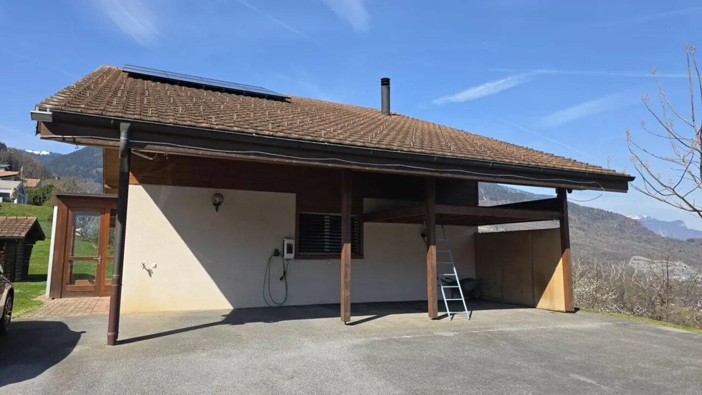 VILLA WITH BUILDABLE LAND - Photo 10 of 11