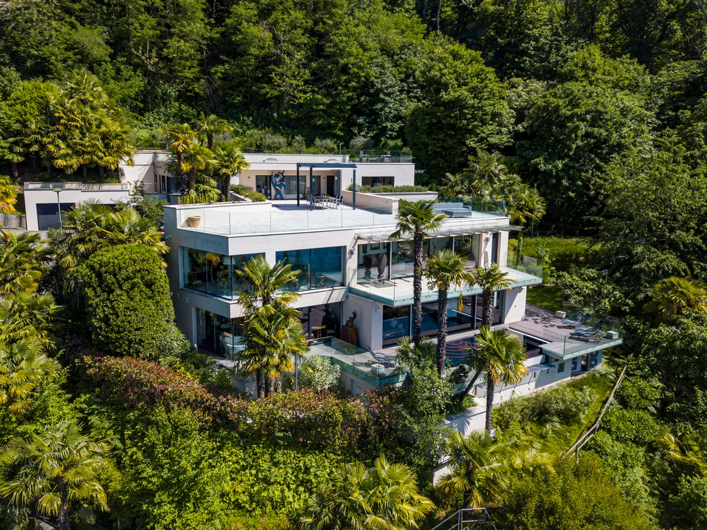 Villa moderne dans un bel emplacement - Photo 3 sur 11