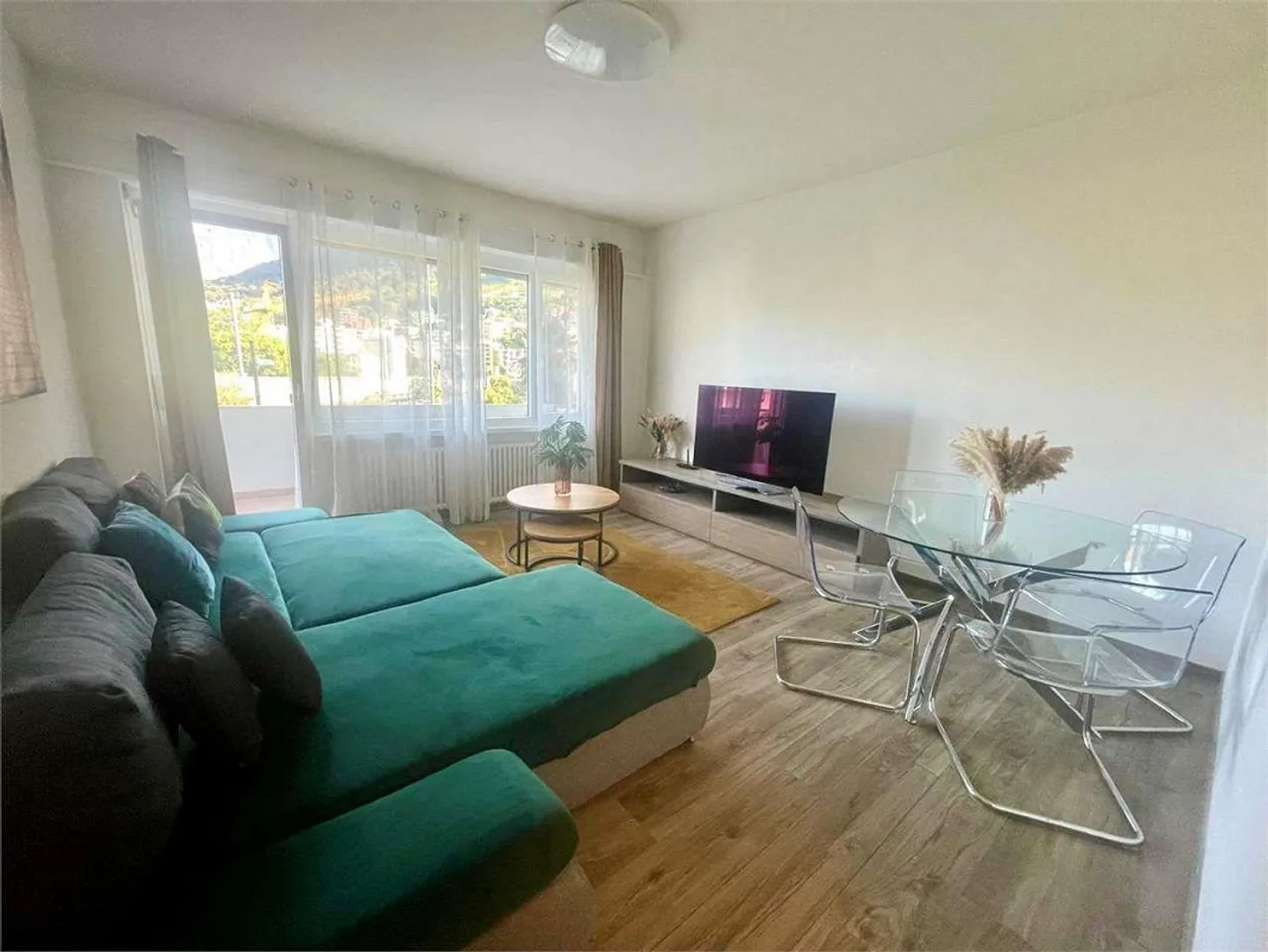 Lugano Investment Opportunity in Real Estate in Strategic Location - Photo 1 of 13