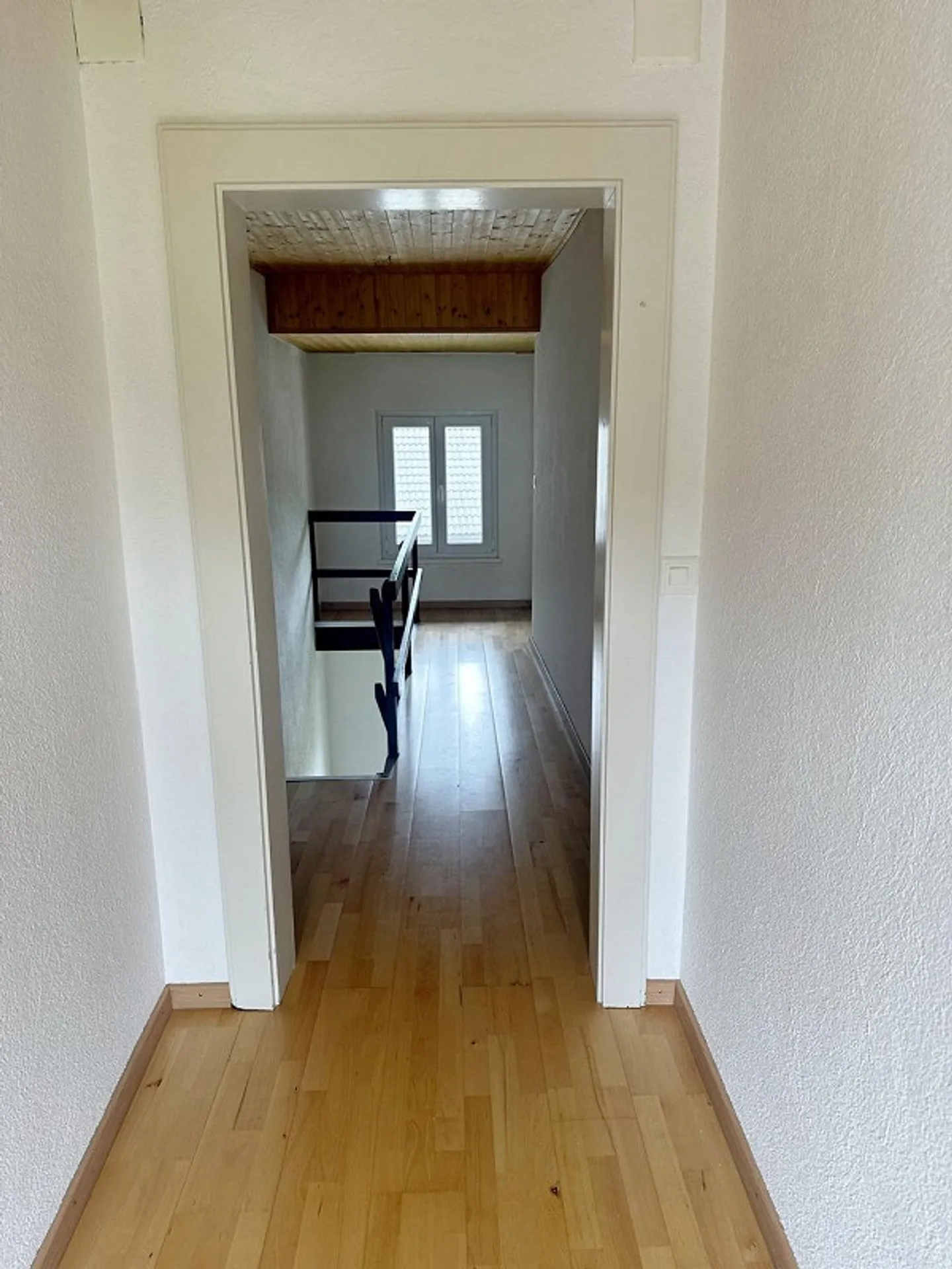 Charming Family Home in Faido - Photo 8 of 13