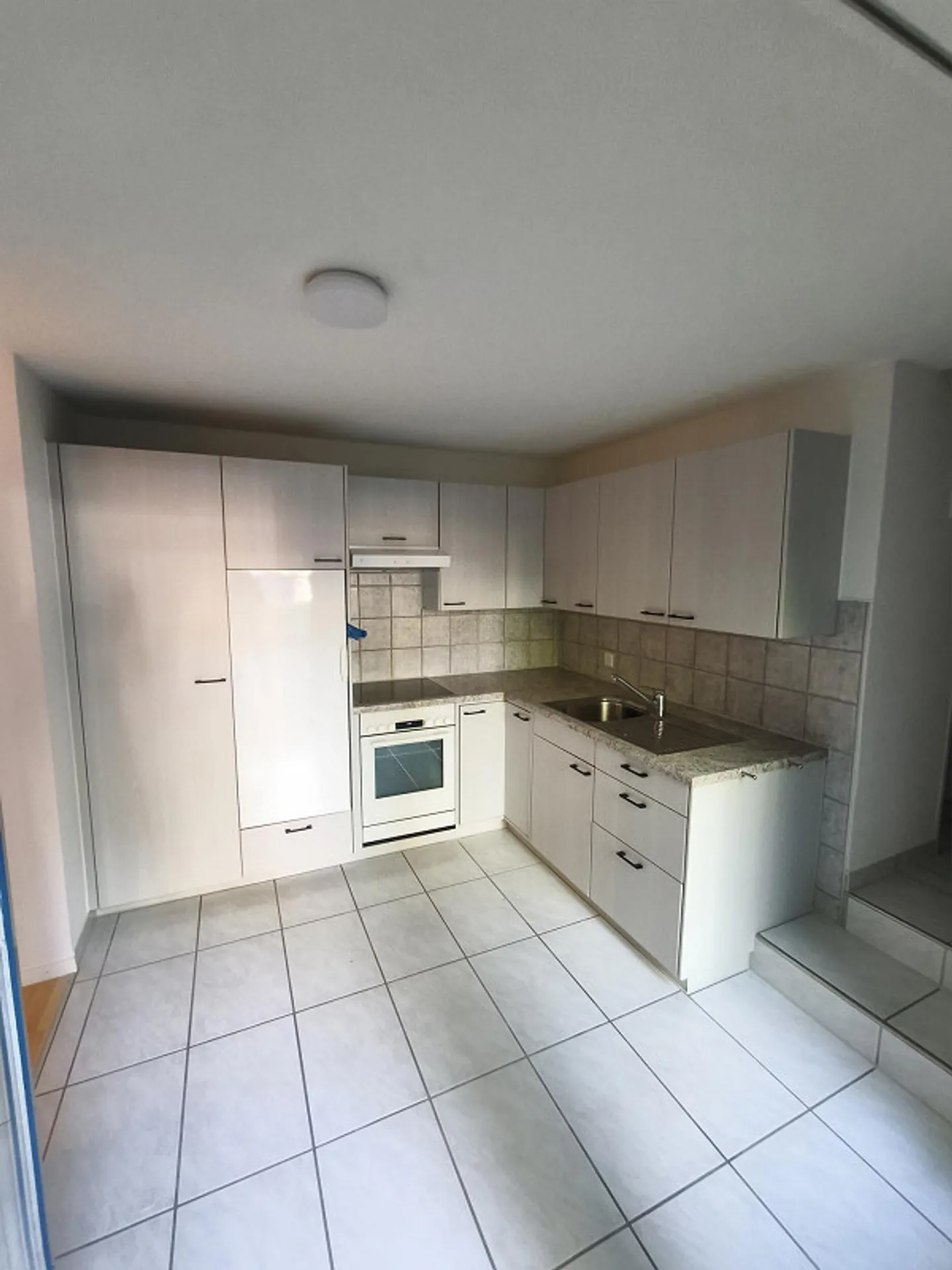 Spacious 1.5-room ground floor apartment in a quiet location - Photo 4 of 8