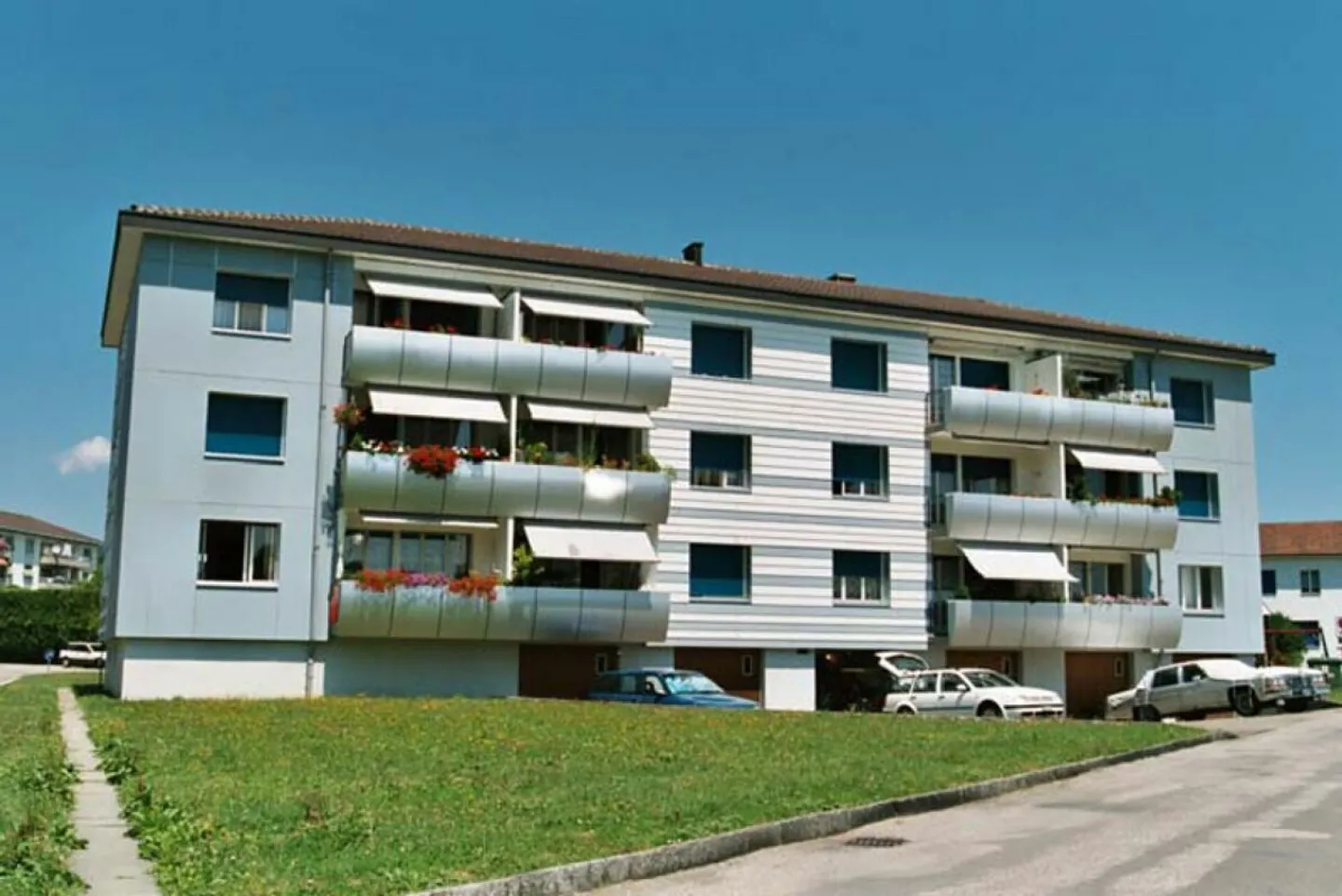 Bell'appartamento ristrutturato di 3,5 locali con balcone in un quartiere tranquillo! - Foto 8 di 8