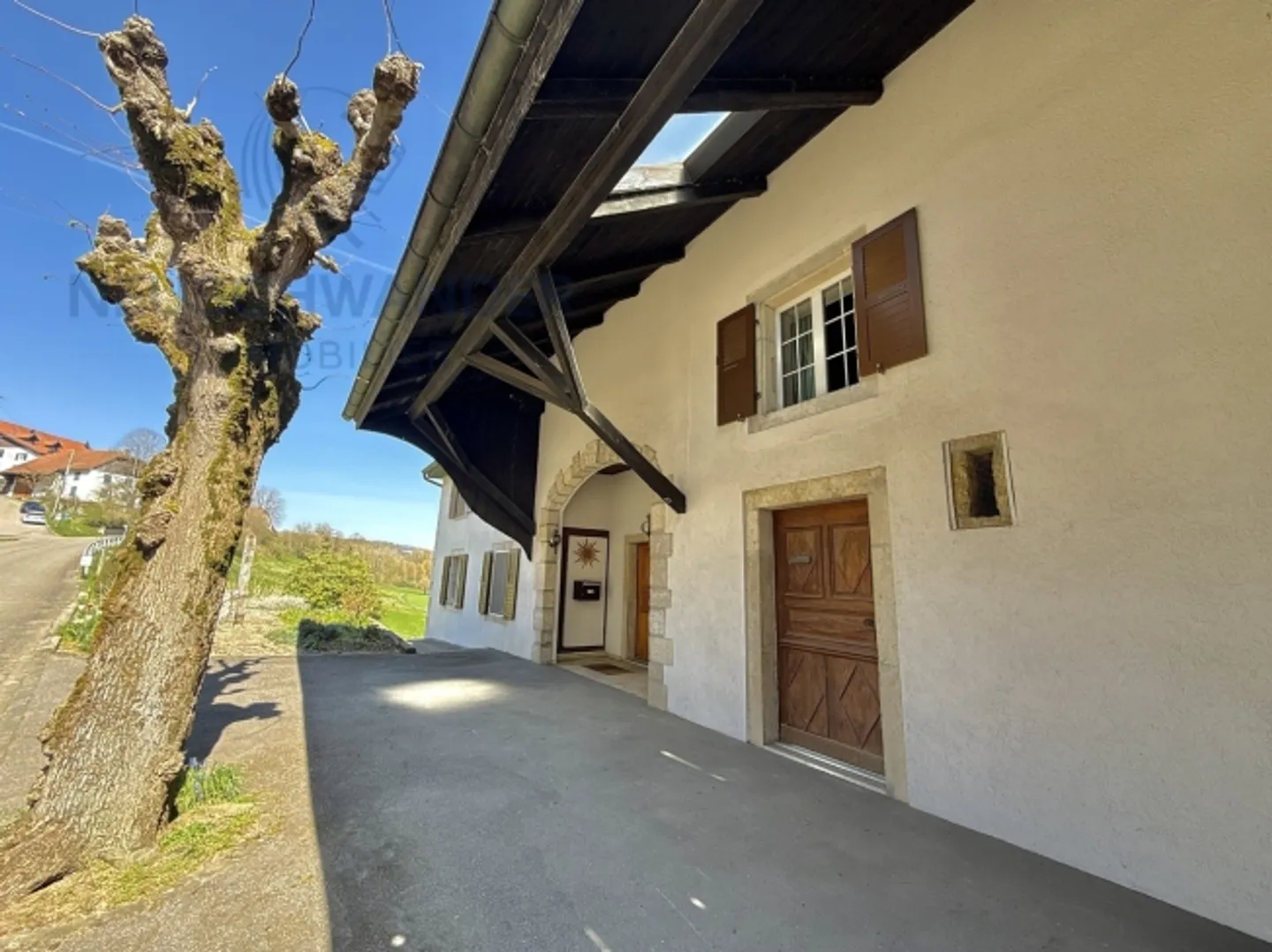 Stupenda fattoria ristrutturata, grande terreno, vista stupenda, vicino ai servizi - Foto 6 di 20
