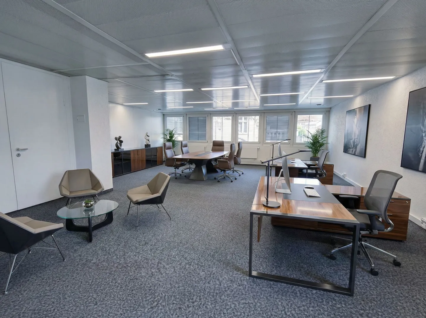 Affitto offerto - Uffici spaziosi e luminosi nel centro città - Foto 2 di 3