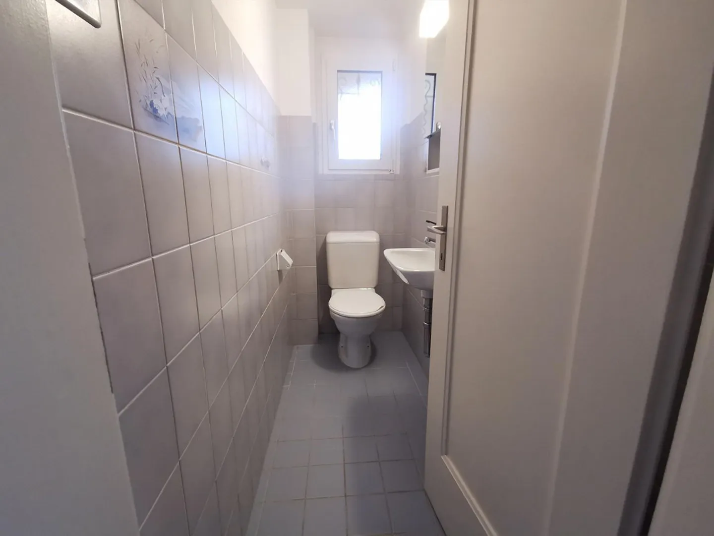 Appartement au rez-de-chaussée près du KSA - Photo 5 sur 5