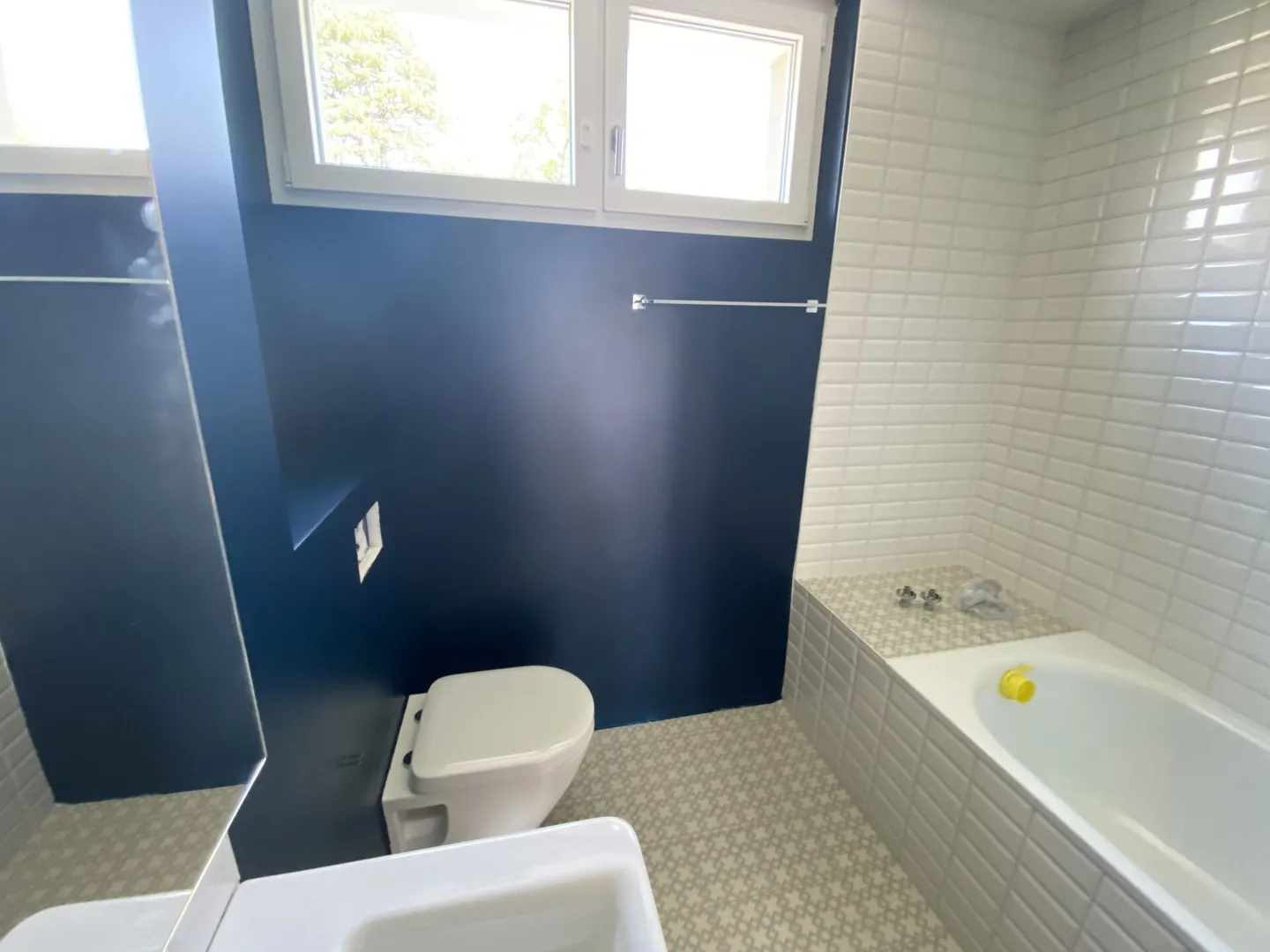 Attico di 3,5 stanze con balcone e bella vista sul lago e sulle montagne! - Foto 6 di 8