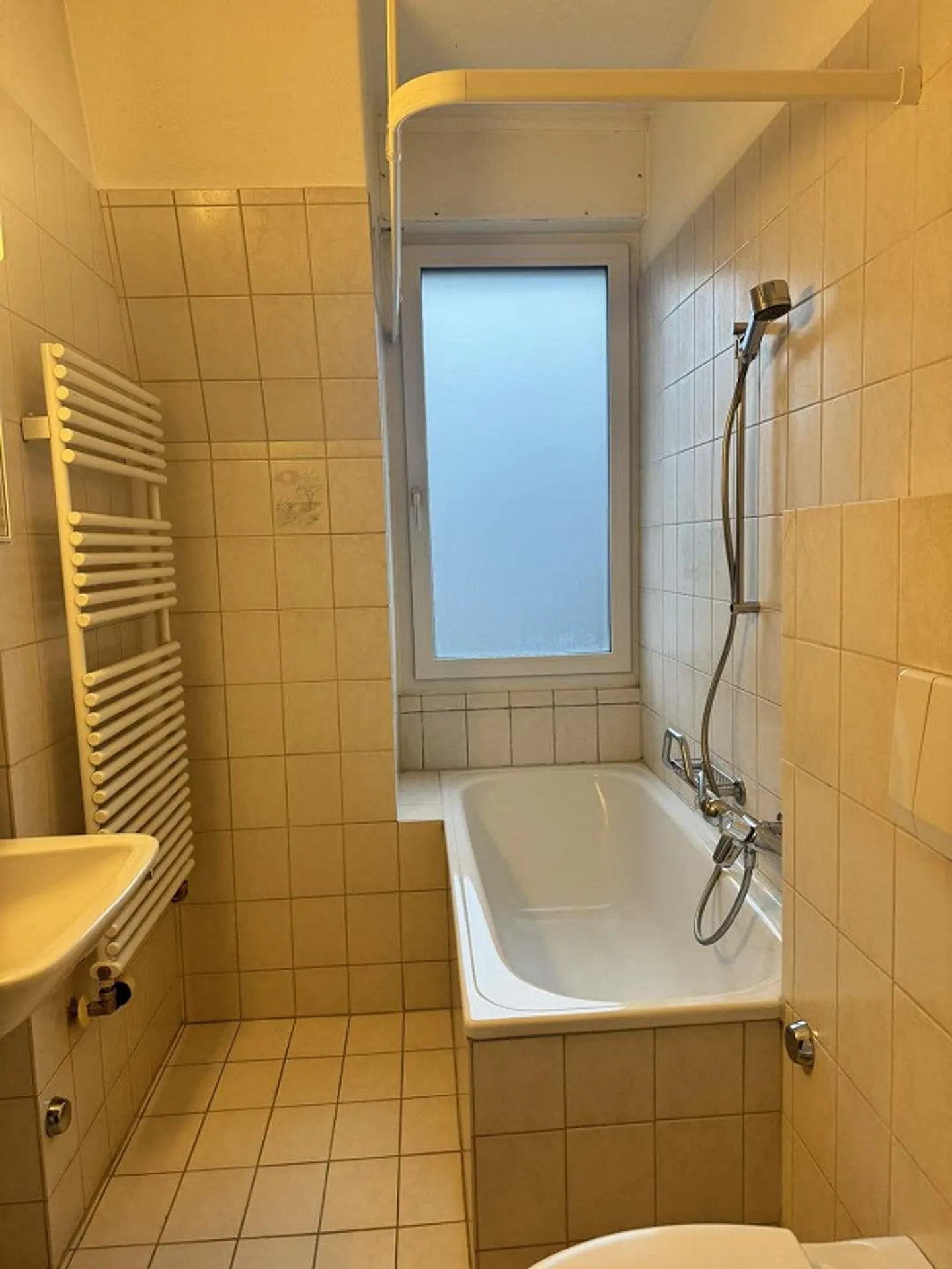 Quiet and bright 3-room apartment in the best location in District 7 - Photo 11 of 12