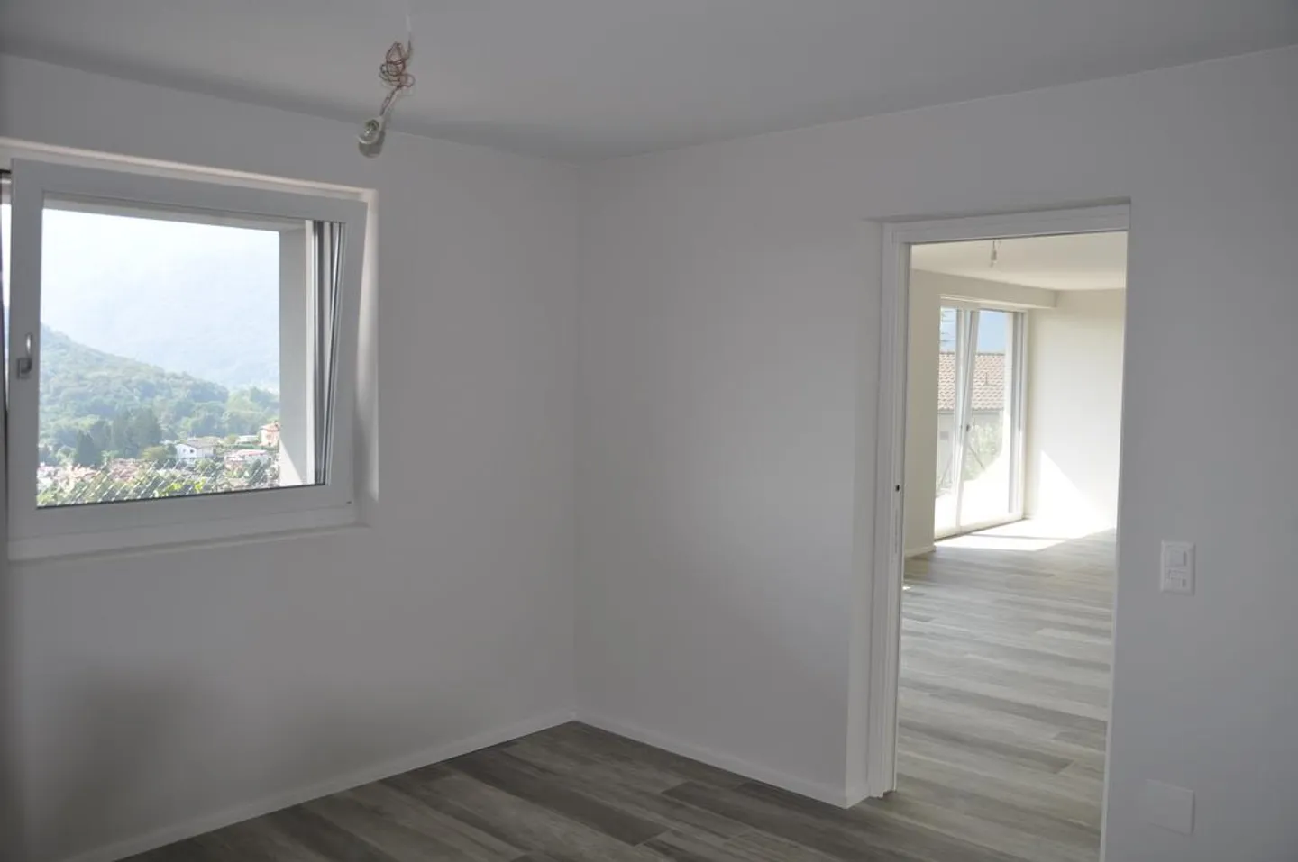 Appartamento spazioso con vista montagna - Foto 3 di 22