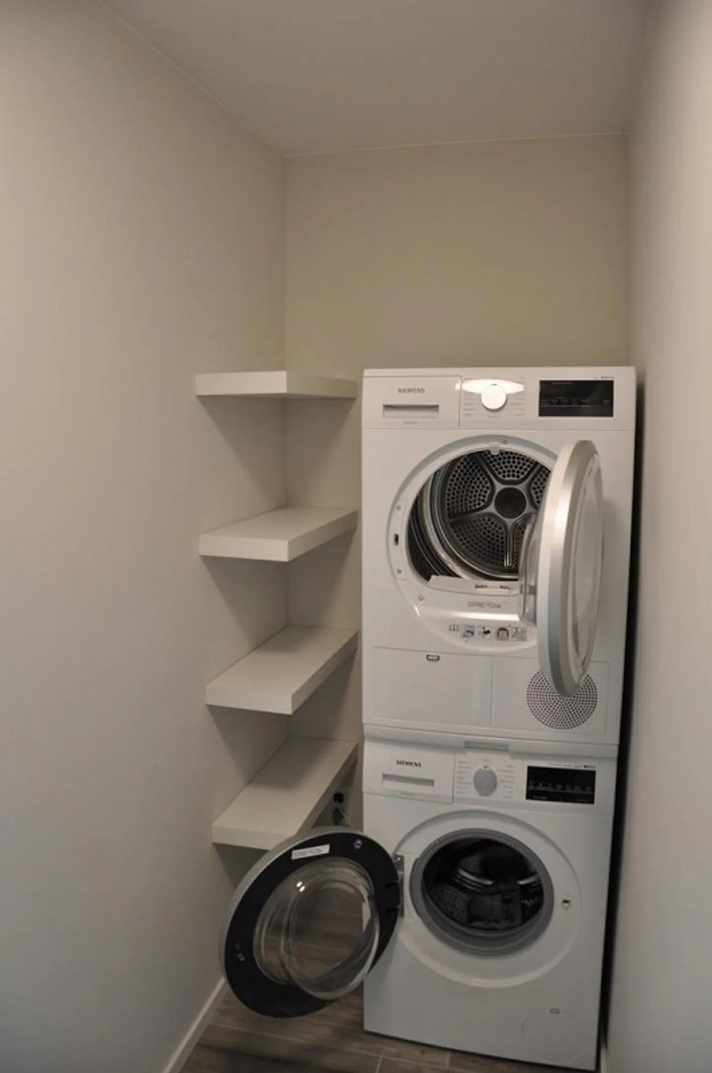 Appartamento spazioso con vista montagna - Foto 6 di 22