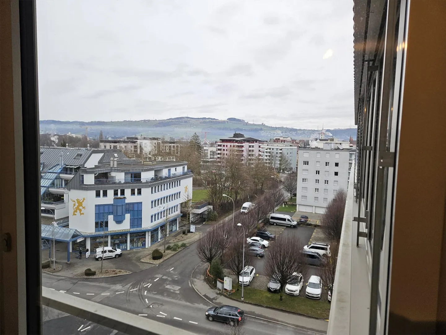 Appartamento moderno di 2,5 stanze con vista panoramica a Sursee – Cercasi nuovo inquilino - Foto 2 di 8