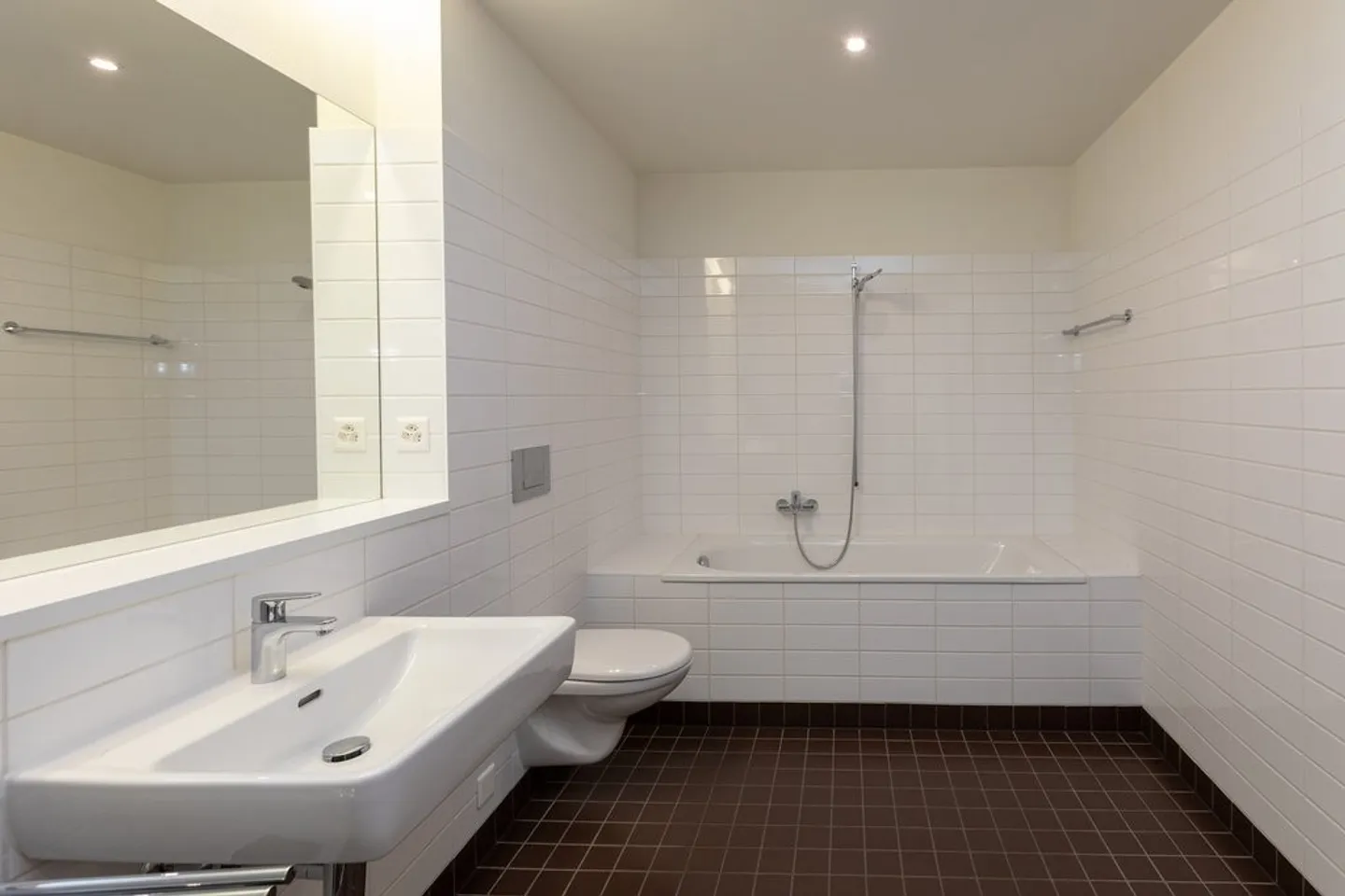 Beautiful, bright 2.5-room apartment for rent in District 4 - Photo 7 of 8