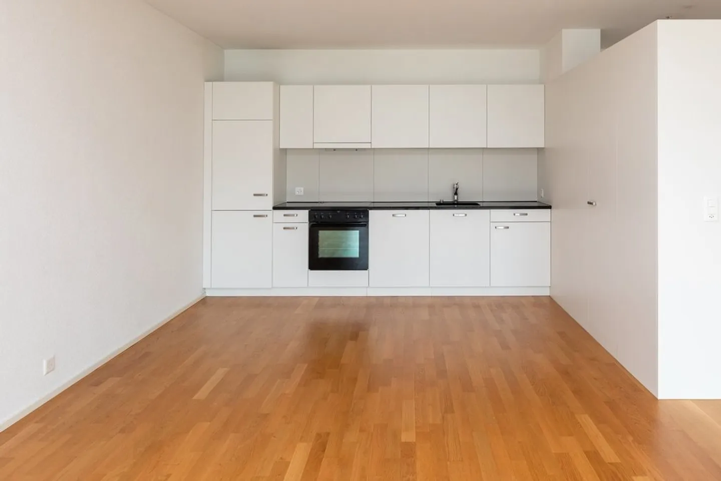 Beautiful, bright 2.5-room apartment for rent in District 4 - Photo 2 of 8