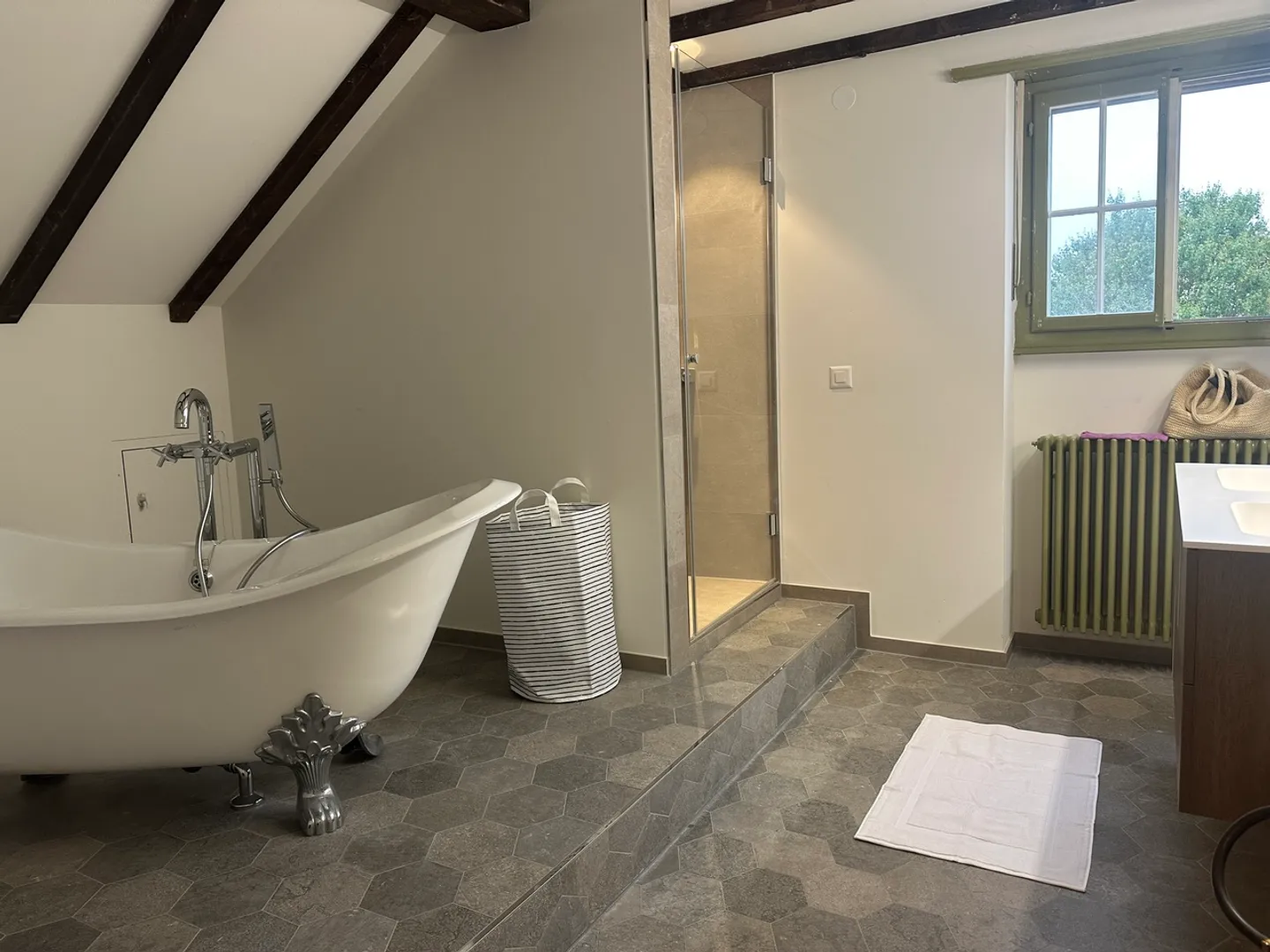 Belle villa avec piscine sur plus de 4 000 m2 de terrain - Photo 12 sur 16