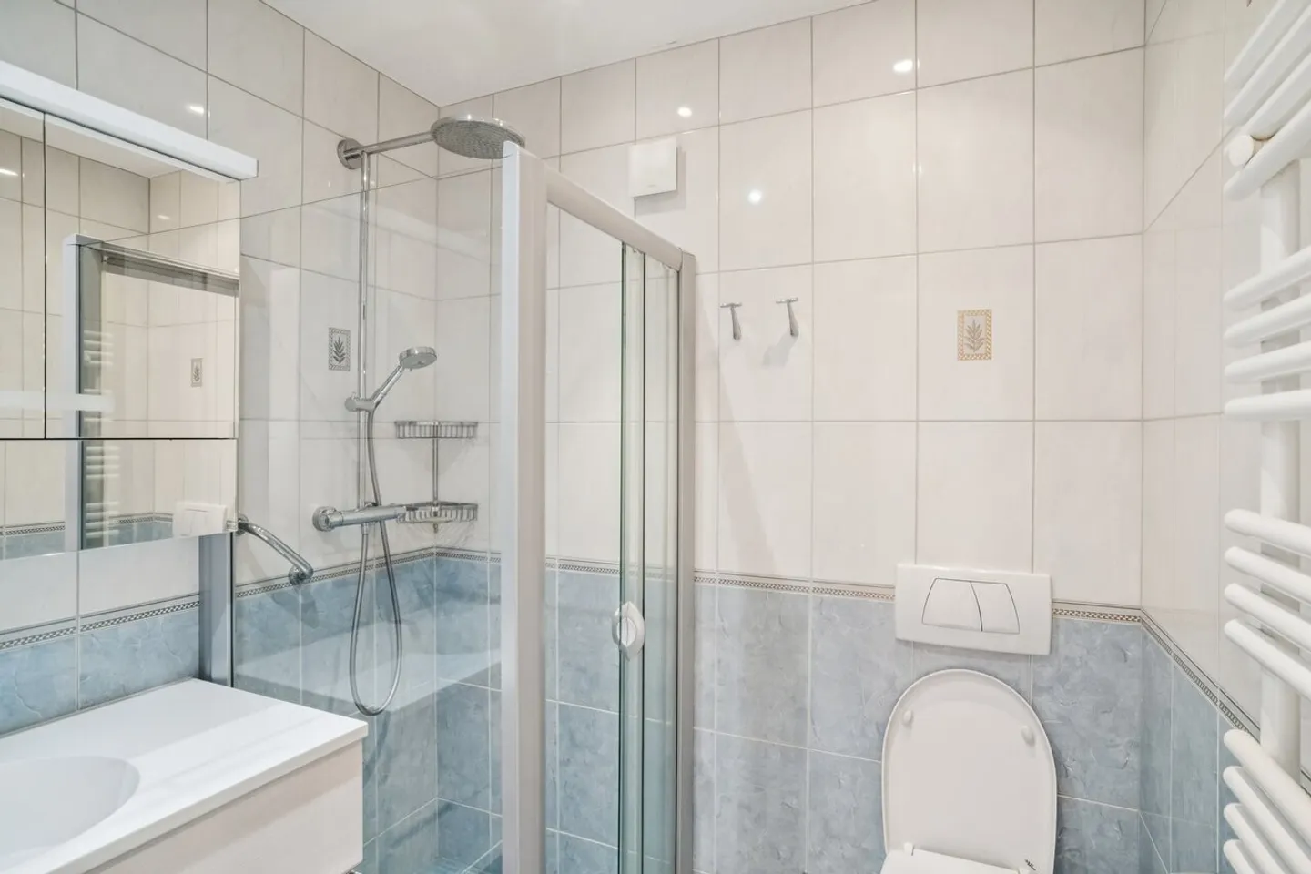 Appartement Charmant avec Terrasse - Photo 9 sur 13