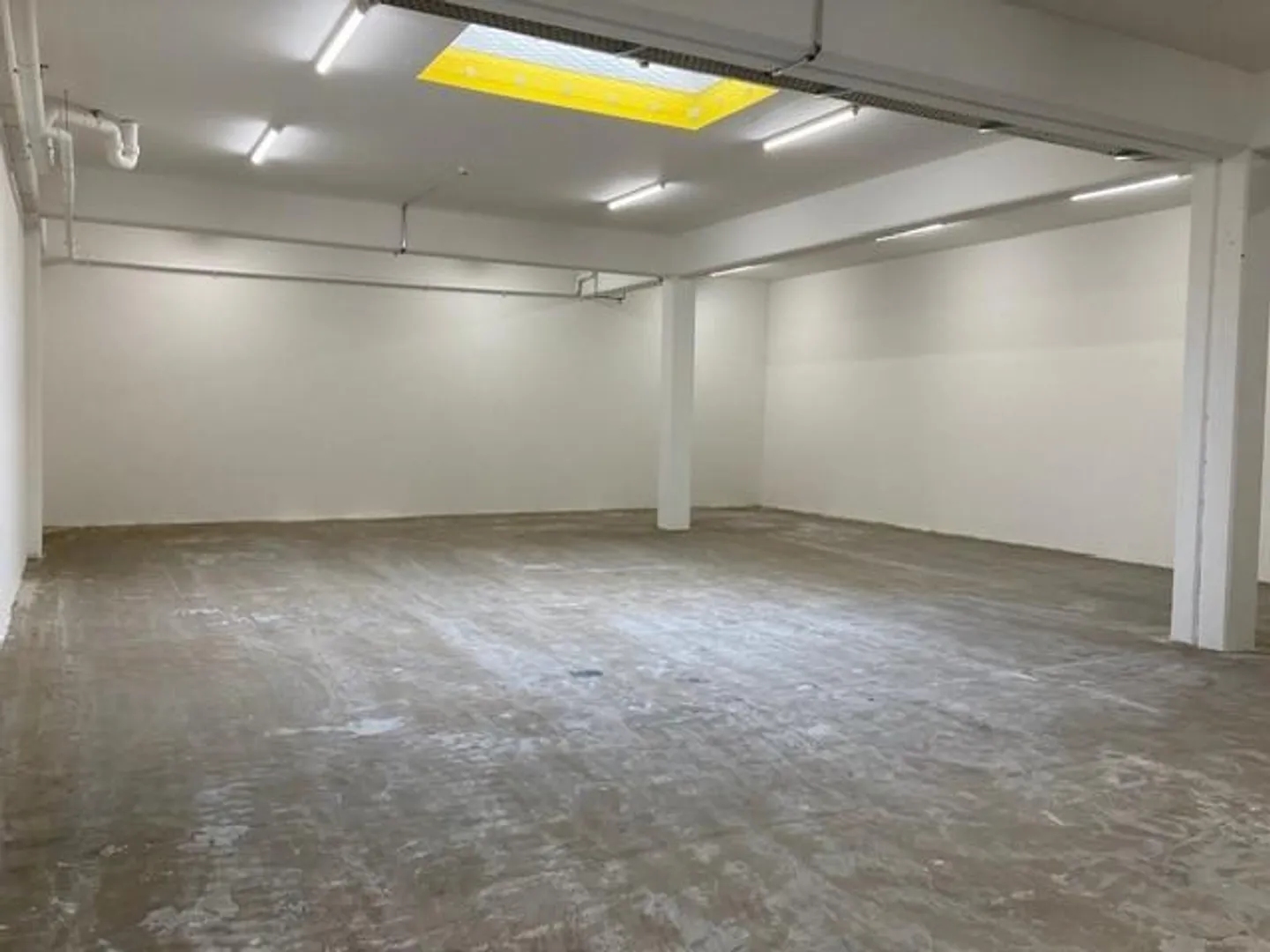 Mix & Match - Two storage areas with a total of 260 m²! - Photo 2 of 7