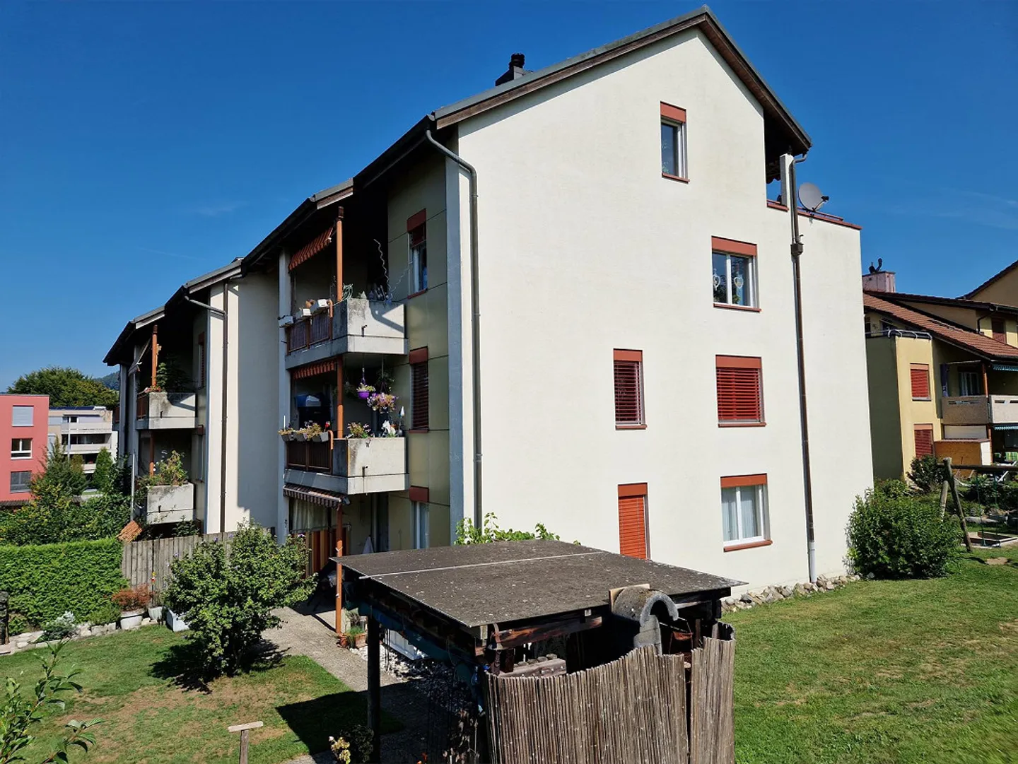 Ampio appartamento di 2,5 locali con terrazza soleggiata - Foto 1 di 6