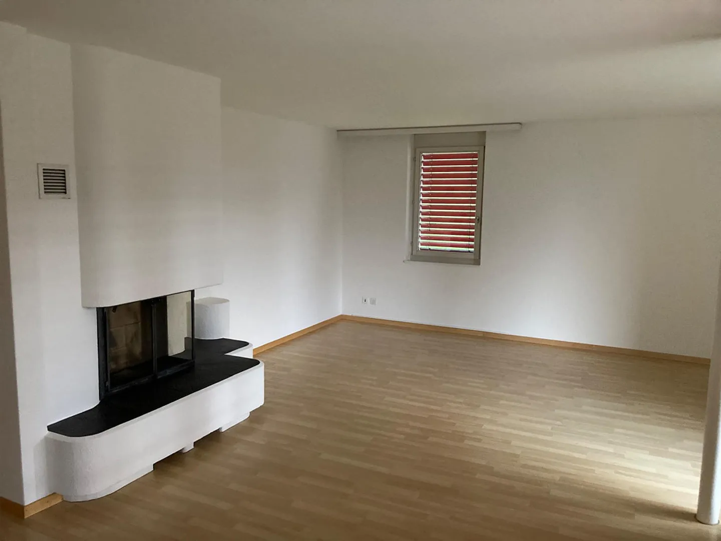 Ampio appartamento di 2,5 locali con terrazza soleggiata - Foto 3 di 6