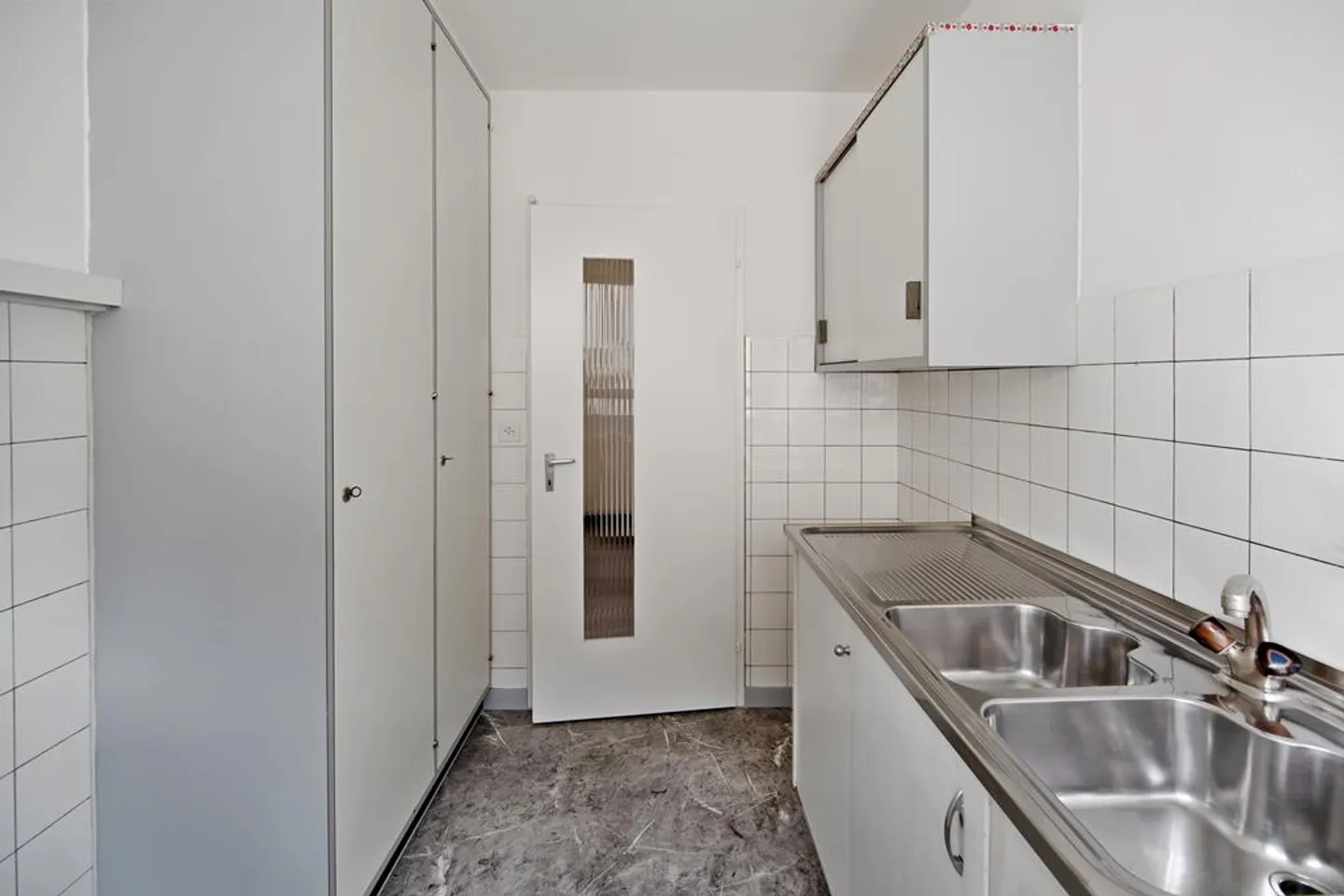 Appartamento di 3 stanze appena dipinto vicino al parco Schützenmatt - Foto 4 di 12