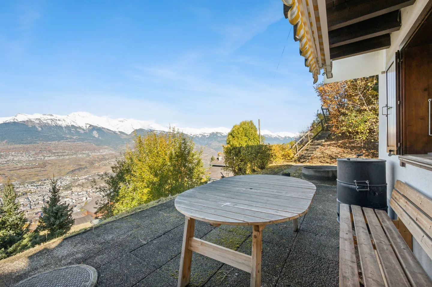 4.5-Room Chalet with Dependence and Panoramic View over the Valais Mountains - Photo 11 of 13