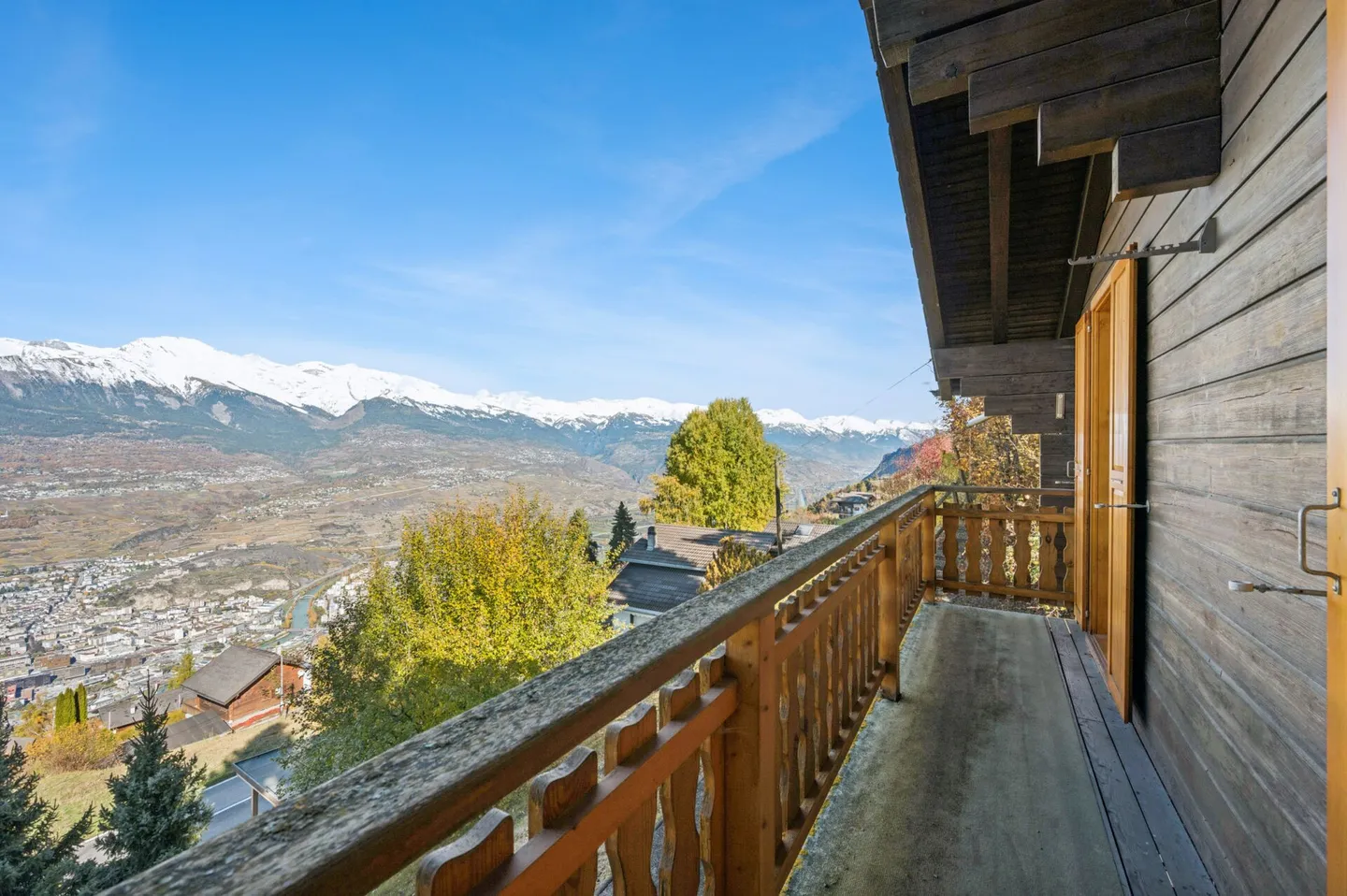4.5-Room Chalet with Dependence and Panoramic View over the Valais Mountains - Photo 12 of 13