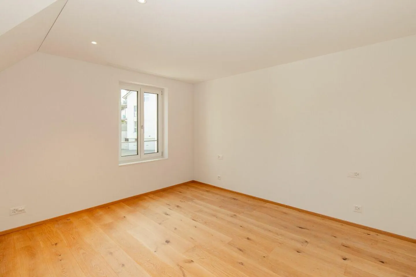 Freistehendes 6.5-Zimmer-Einfamilienhaus - Foto 7 von 13