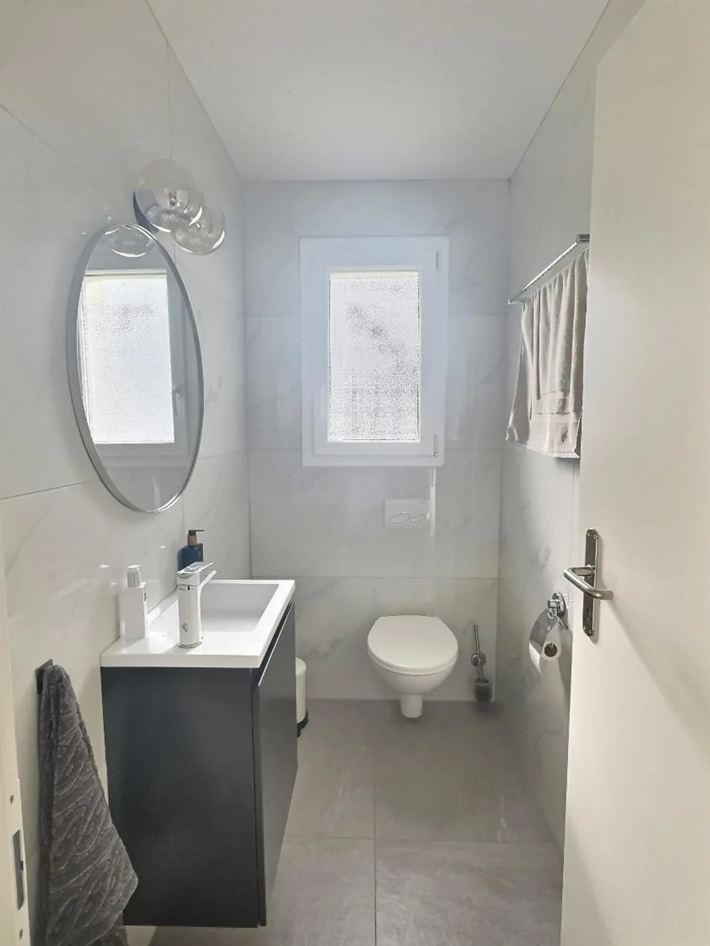 Wunderschöne individuelle Villa mit 5,5 Zimmern - Foto 9 von 11