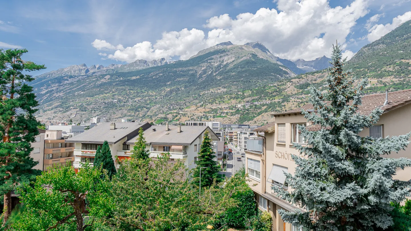 Casa bifamiliare molto centrale a Visp - Foto 2 di 12