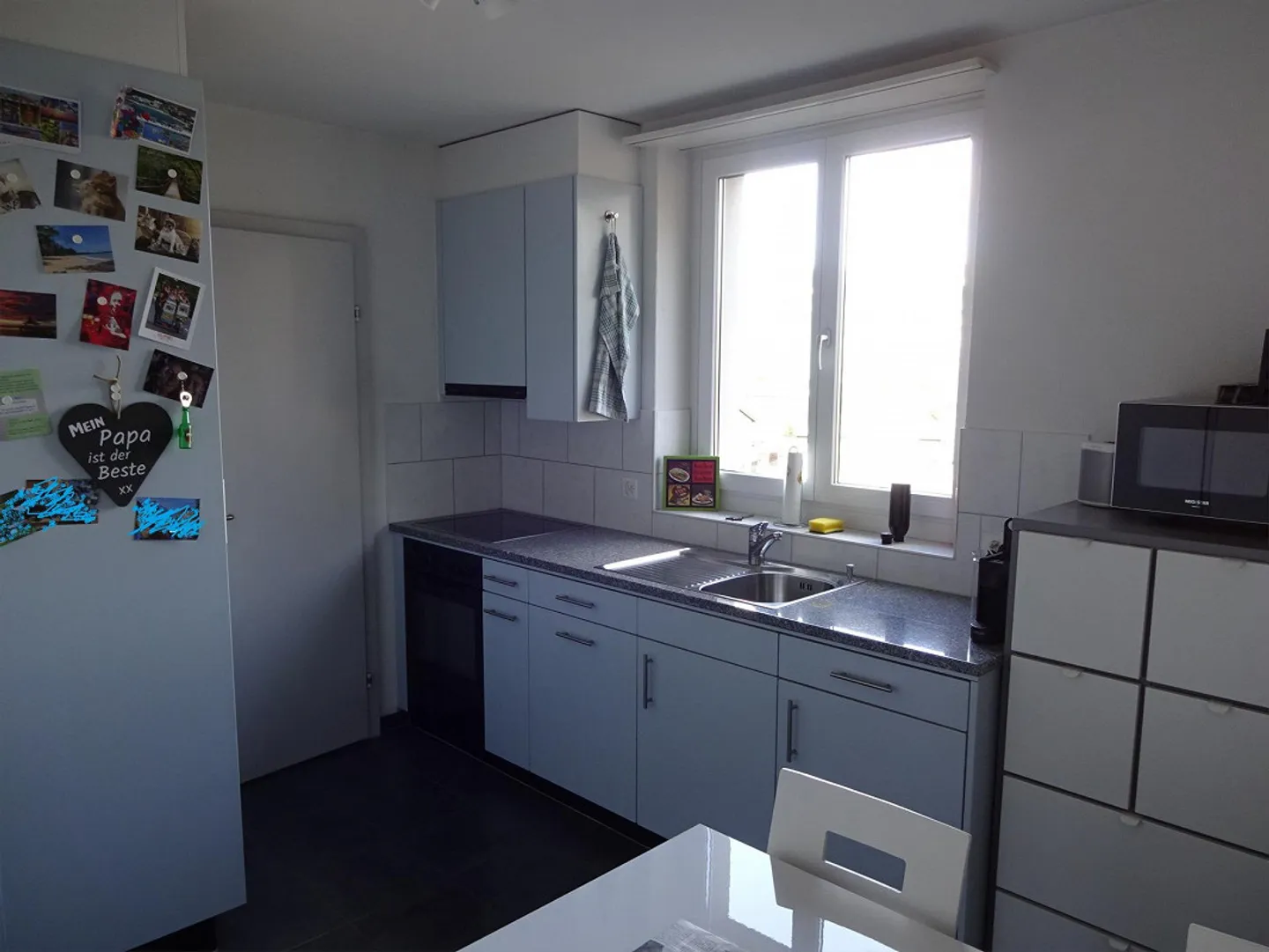 Attractive renovated 2.5 room apartment (near the cantonal hospital) - Photo 3 of 10