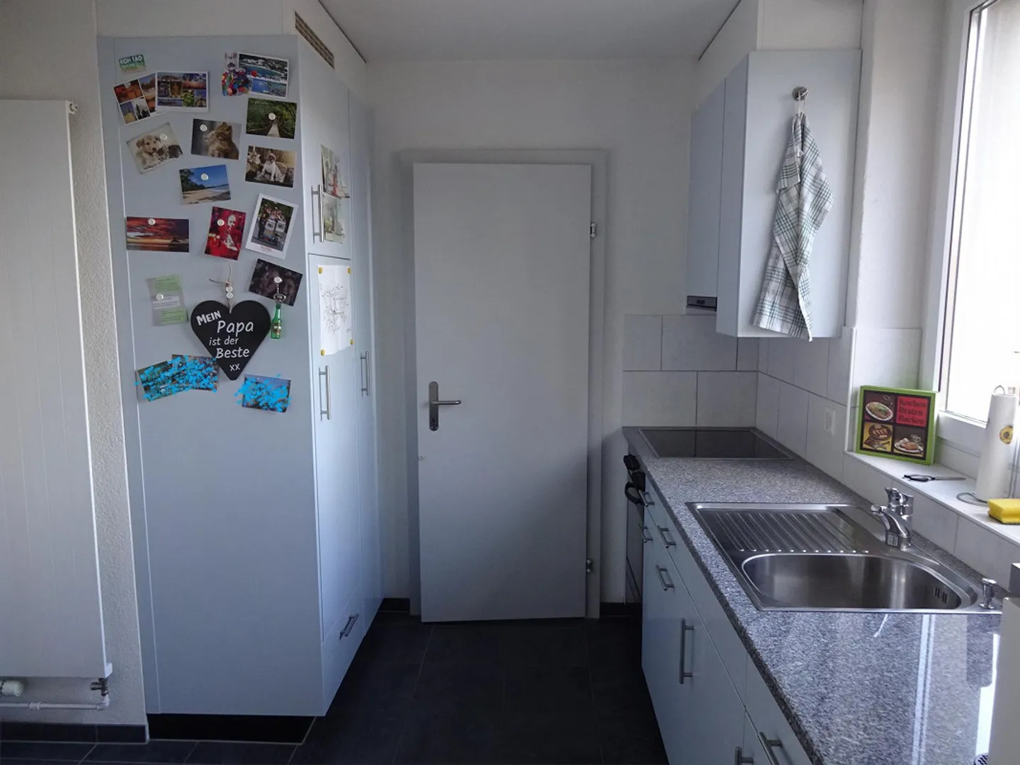 Attractive renovated 2.5 room apartment (near the cantonal hospital) - Photo 4 of 10