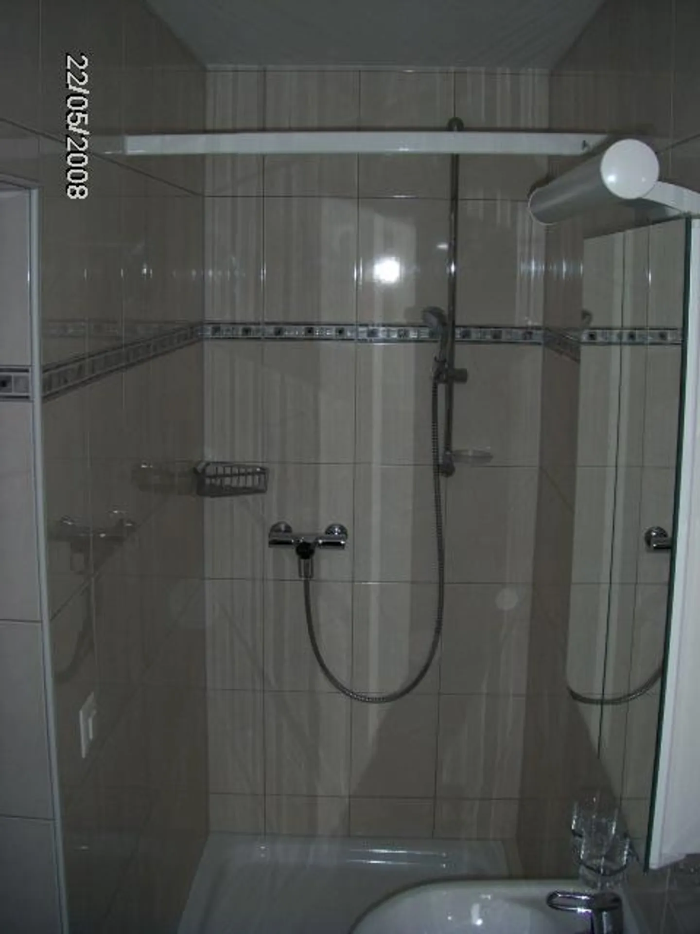 Attractive renovated 2.5 room apartment (near the cantonal hospital) - Photo 8 of 10