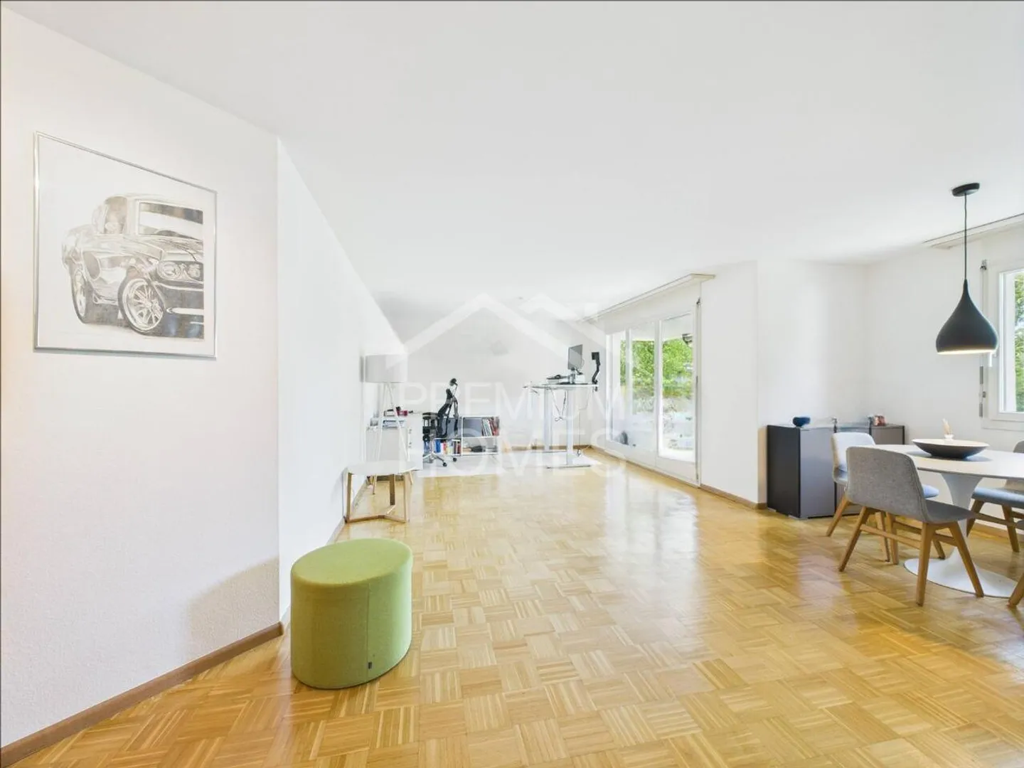Aéré. Moderne. Simplement beau. Un refuge à tomber amoureux - Photo 1 sur 6