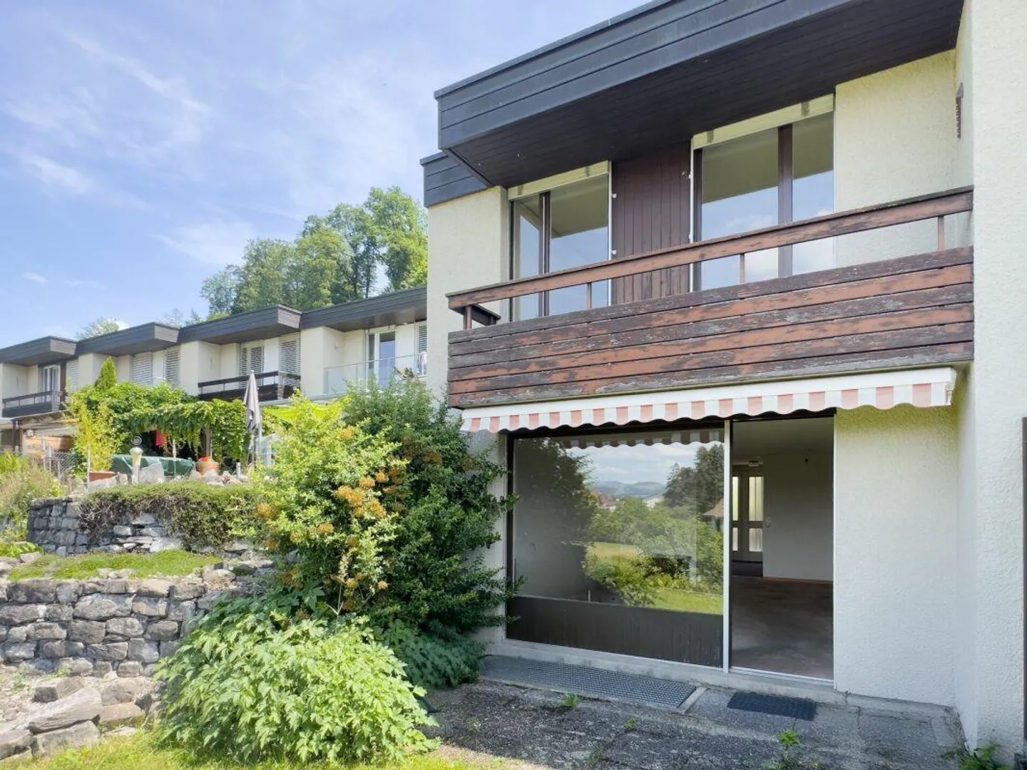 Maison de ville 3,5 pièces, à l'origine 4,5 pièces, avec entretien facile... - Photo 2 sur 27