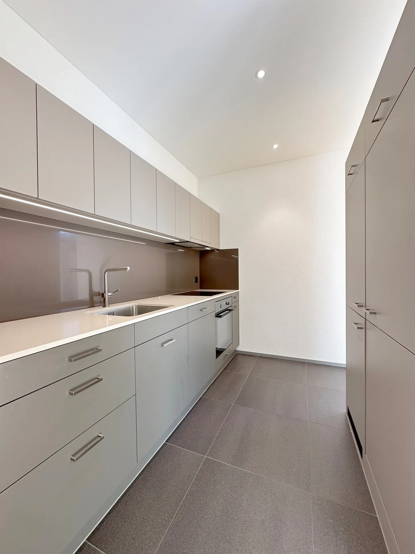 Modernes Apartment in Zürich - Foto 2 von 3