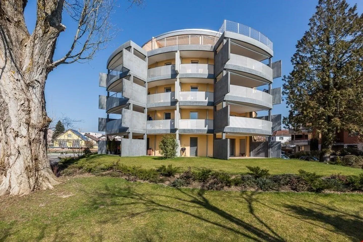 Wohnen an zentraler und ruhiger Lage im Buxus-Tower - Foto 1 von 10
