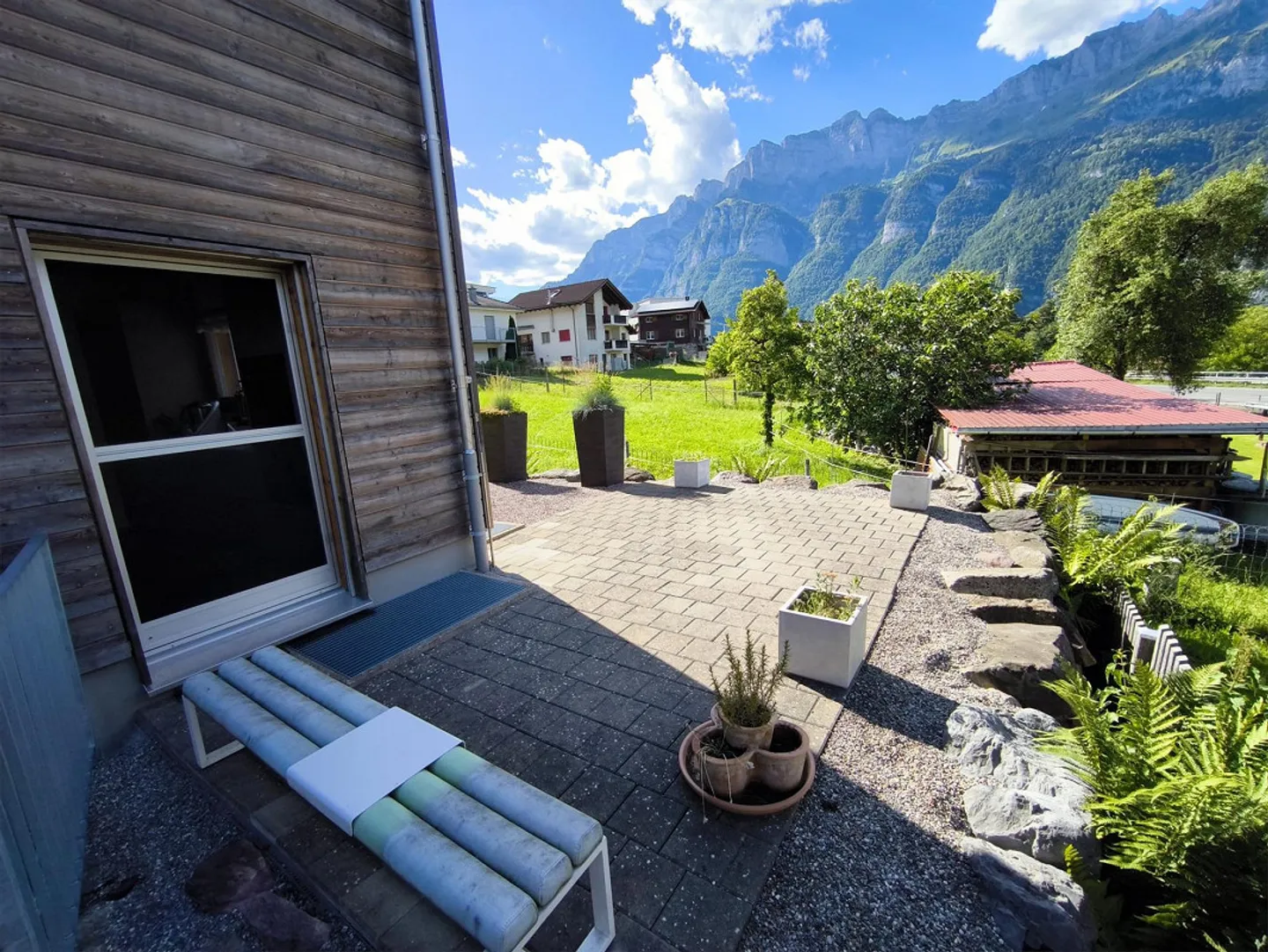 Maison en bois moderne, indépendante, de 6 1/2 pièces avec vue sur le lac/proche du rivage - Photo 6 sur 30