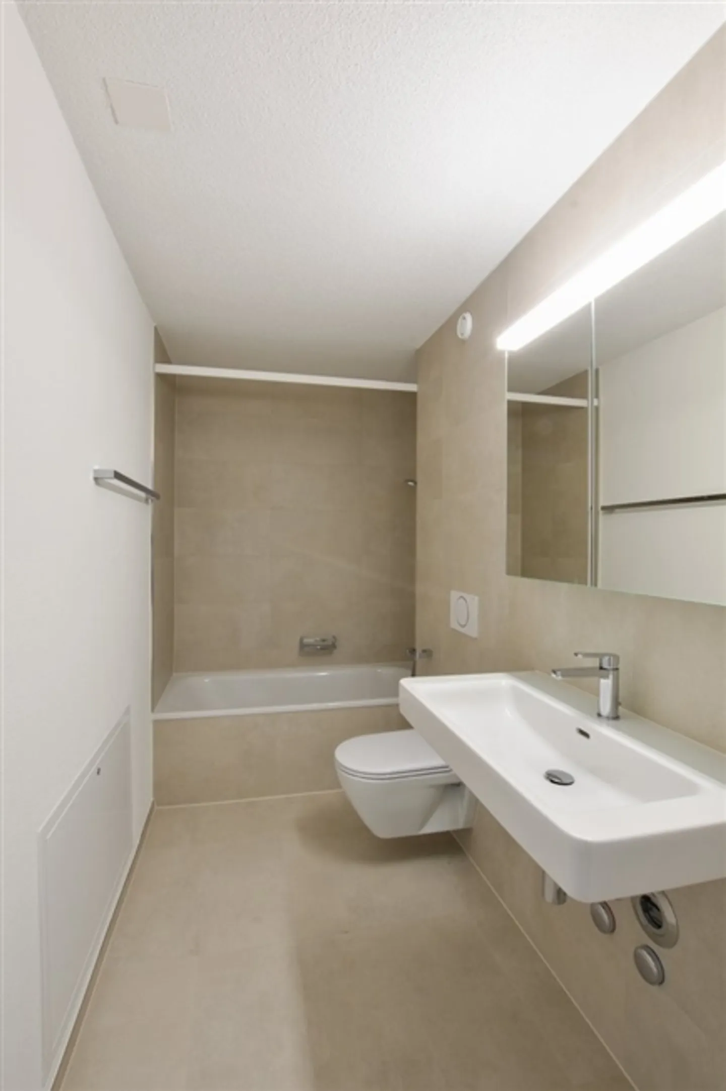 "after complete renovation - the perfect apartment" - Photo 7 of 9